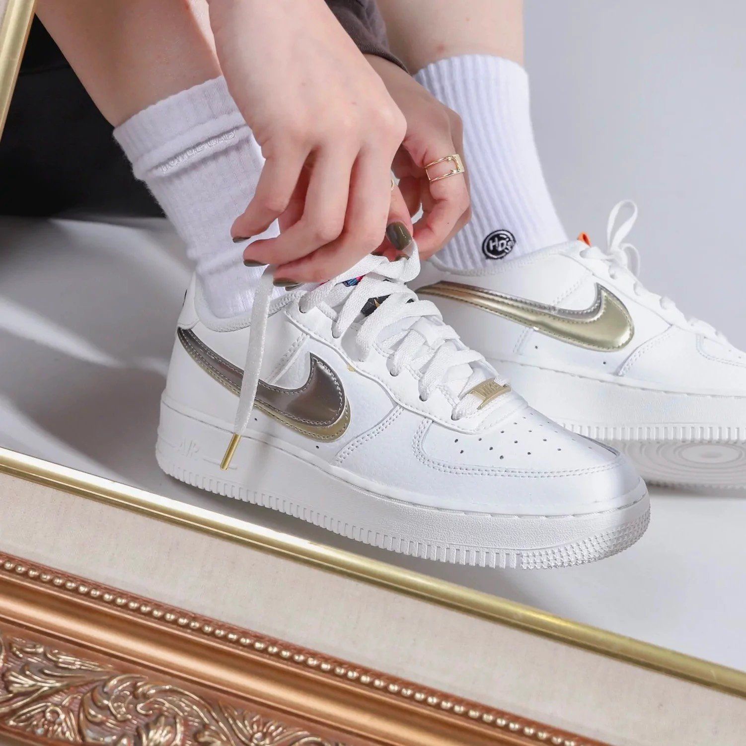 0830 - HÀNG CHÍNH HÃNG - GIÀY NIKE AIR FORCE 1 ‘SILVER & GOLD’ MÀU TRẮNG KEM - *WHITE* - CODE: DH9595-001