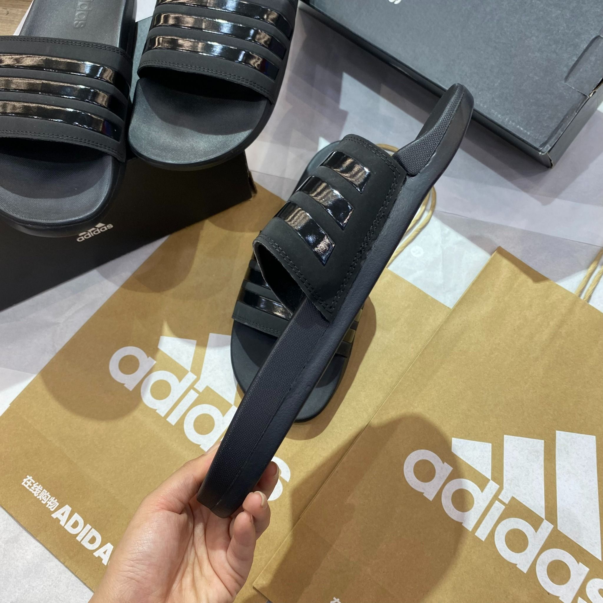 0844 - HÀNG CHÍNH HÃNG - DÉP QUAI NGANG ADIDAS CLOUDFOAM COMFORT MÀU ĐEN SỌC ĐEN BÓNG - CODE: GZ5896