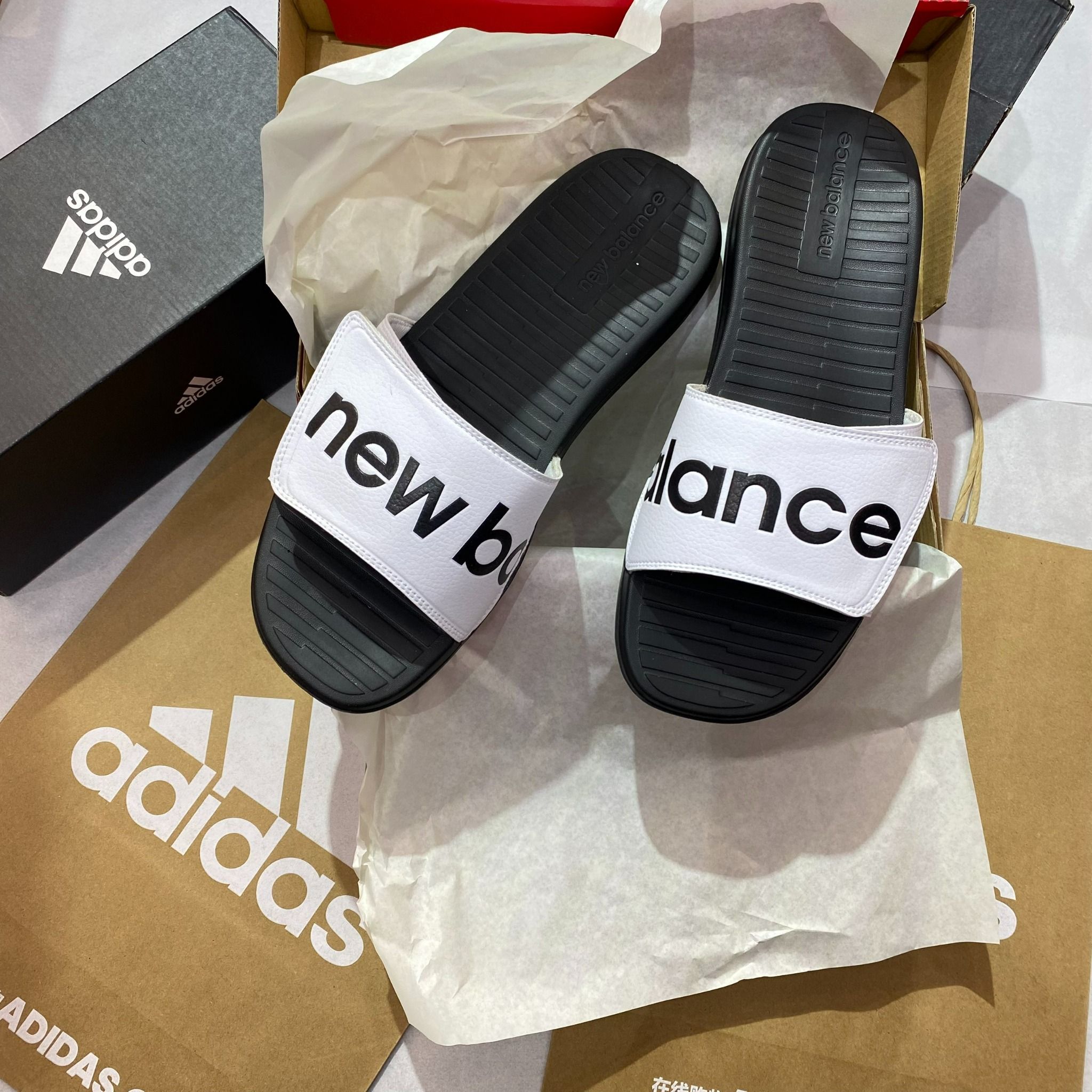 0846 - HÀNG CHÍNH HÃNG - DÉP QUAI DÁN NEW BALANCE MÀU TRẮNG CHỮ ĐEN - *WHITE* - CODE: SDL230WT