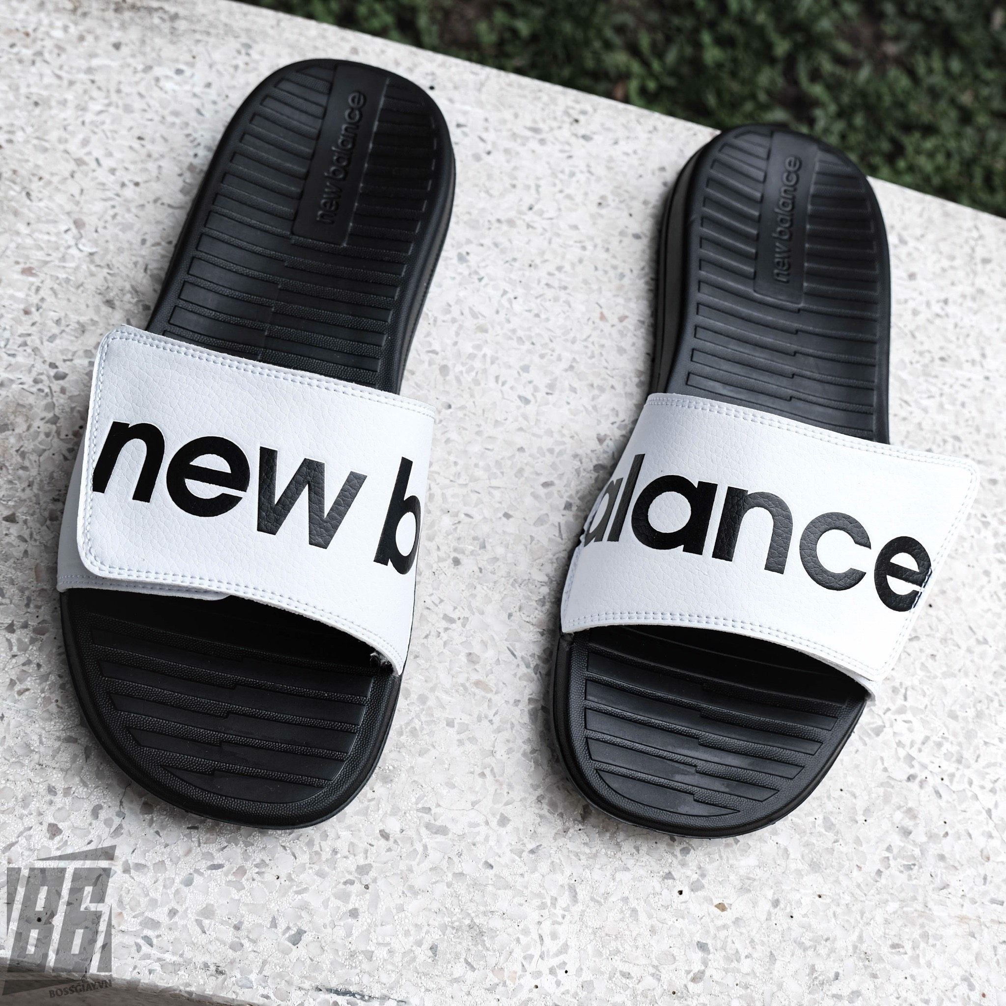 0846 - HÀNG CHÍNH HÃNG - DÉP QUAI DÁN NEW BALANCE MÀU TRẮNG CHỮ ĐEN - *WHITE* - CODE: SDL230WT