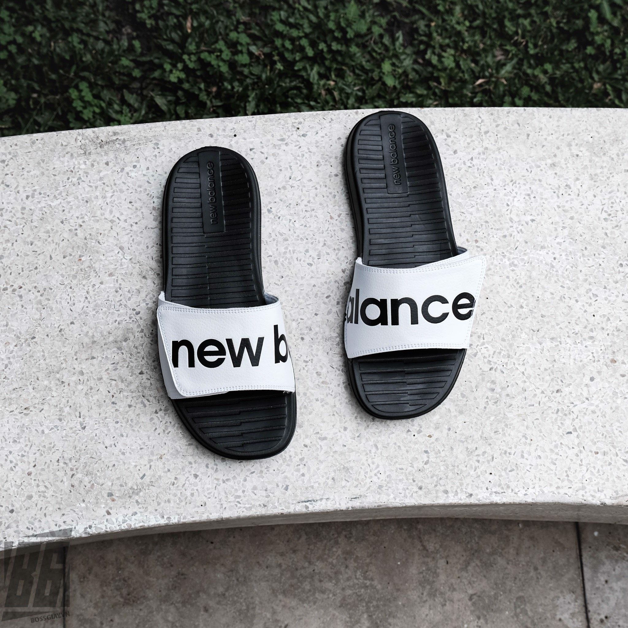 0846 - HÀNG CHÍNH HÃNG - DÉP QUAI DÁN NEW BALANCE MÀU TRẮNG CHỮ ĐEN - *WHITE* - CODE: SDL230WT