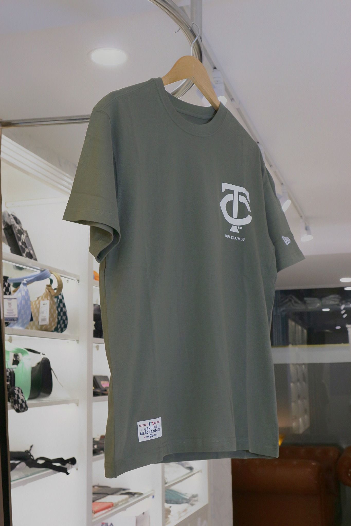 0882 - HÀNG CHÍNH HÃNG - ÁO THUN NEW ERA -MINNESOTA - Con Gấu * RÊU * CODE: