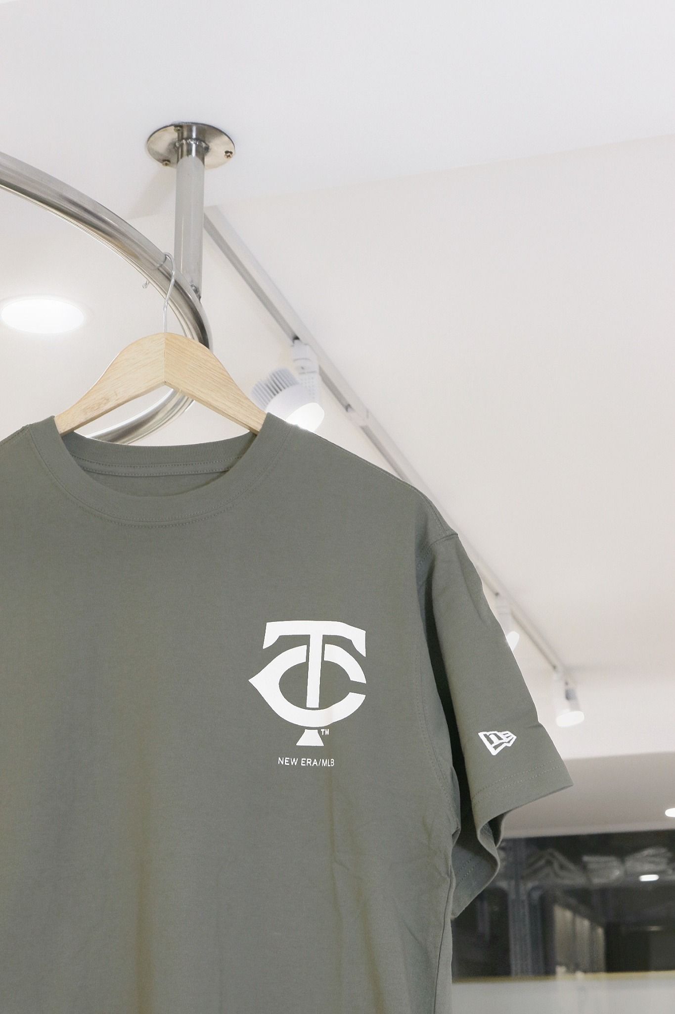 0882 - HÀNG CHÍNH HÃNG - ÁO THUN NEW ERA -MINNESOTA - Con Gấu * RÊU * CODE: