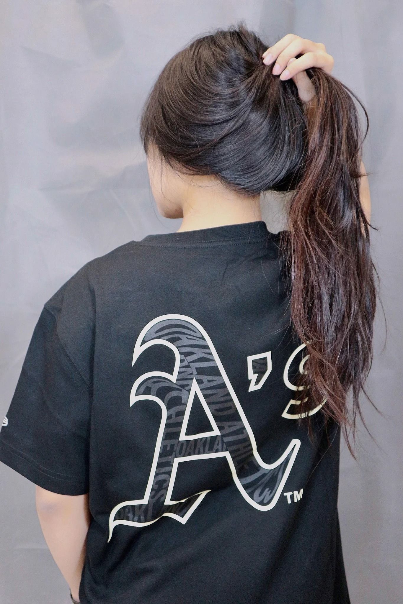 0975 - HÀNG CHÍNH HÃNG - ÁO THUN NEW ERA - A'S LOGO CHÌM ĐEN - CODE: 13731450
