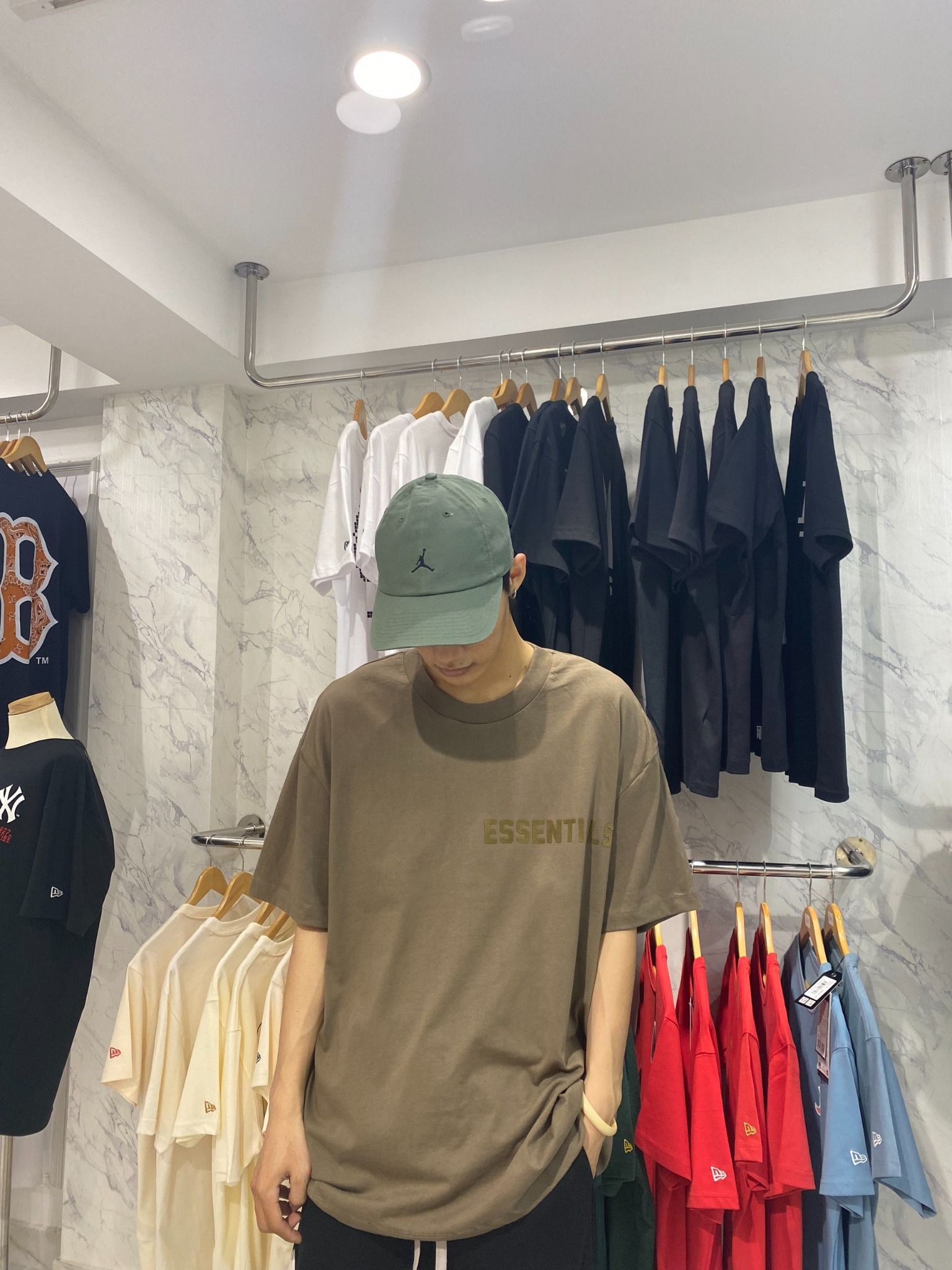 0888 - HÀNG CHÍNH HÃNG - ÁO THUN TEE ESSENTIAL FOG - TAN ĐẬM/ MÀU GỖ * WOOD * - SEASON 22
