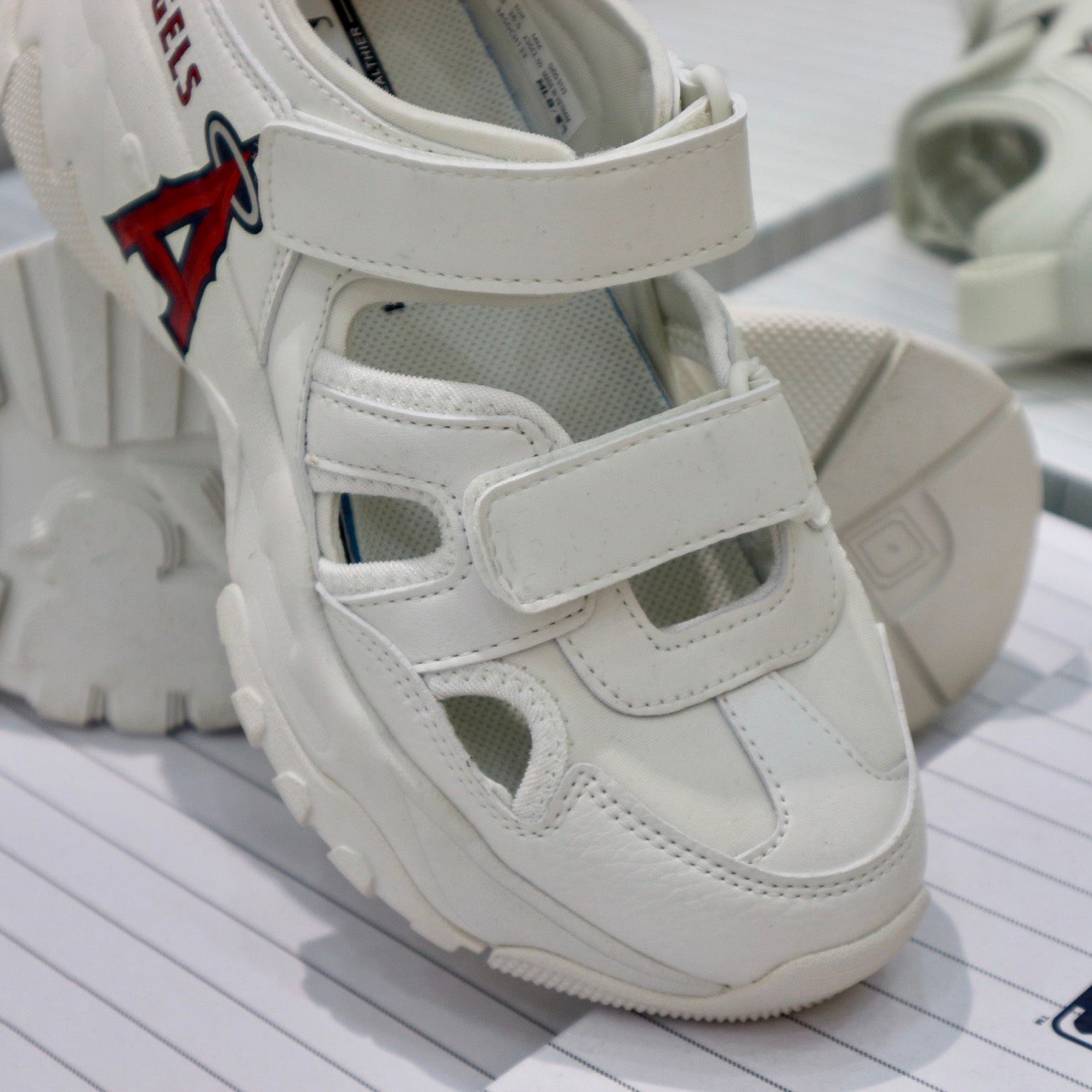 0914 - HÀNG CHÍNH HÃNG - Giày Sandal MLB - Angels - * TRẮNG ĐỎ * CODE : 3ASDCH133-41IVS