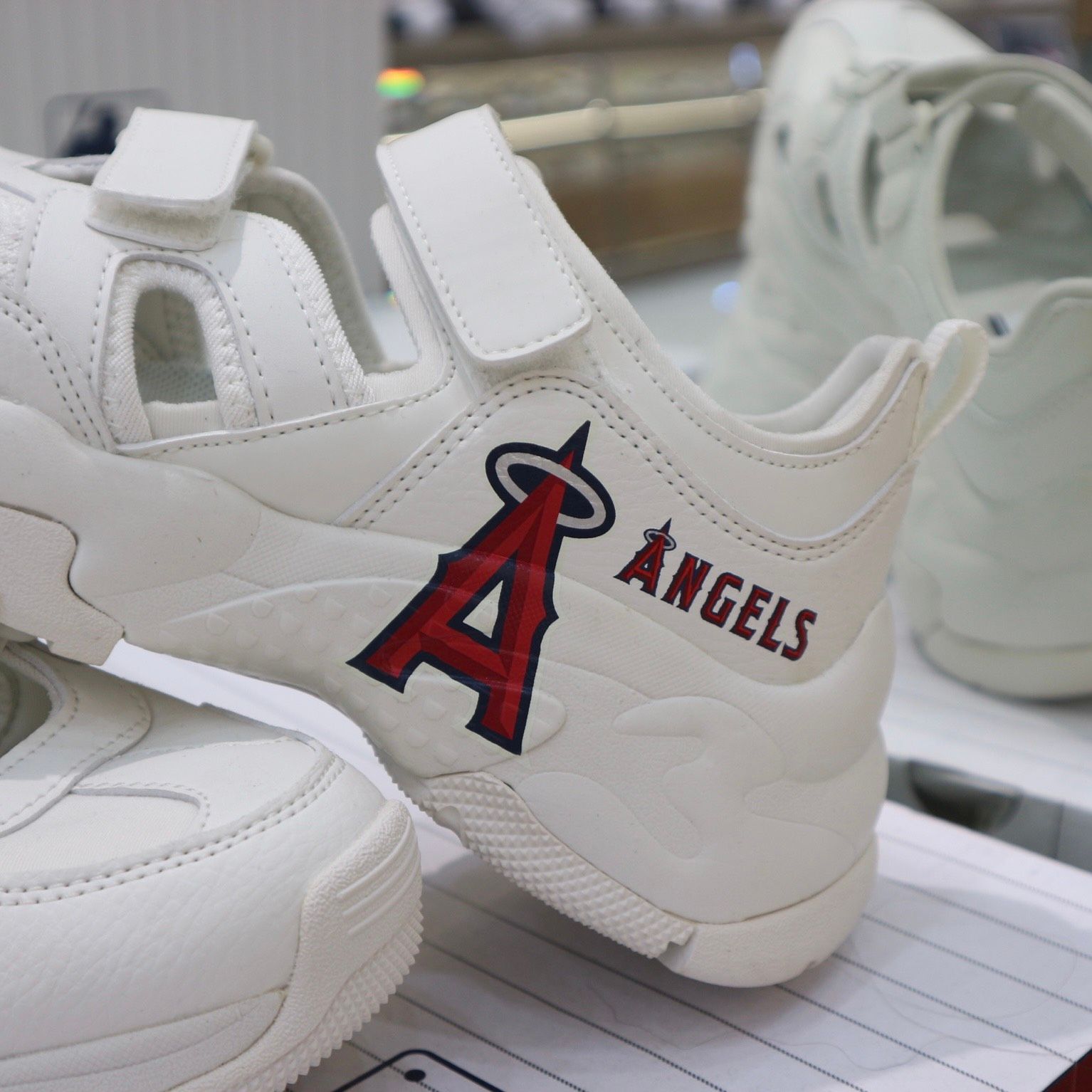 0914 - HÀNG CHÍNH HÃNG - Giày Sandal MLB - Angels - * TRẮNG ĐỎ * CODE : 3ASDCH133-41IVS
