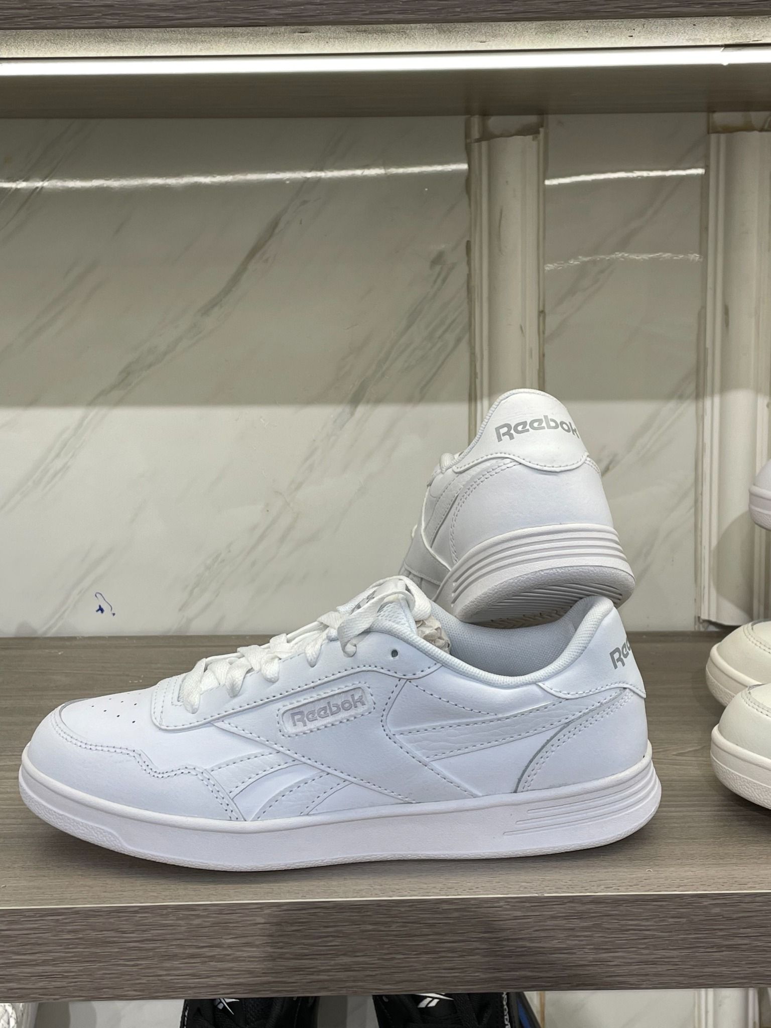 0933 - *CHÍNH HÃNG* - GIÀY REEBOK - ĐẾ BẰNG - TRẮNG - (5430)