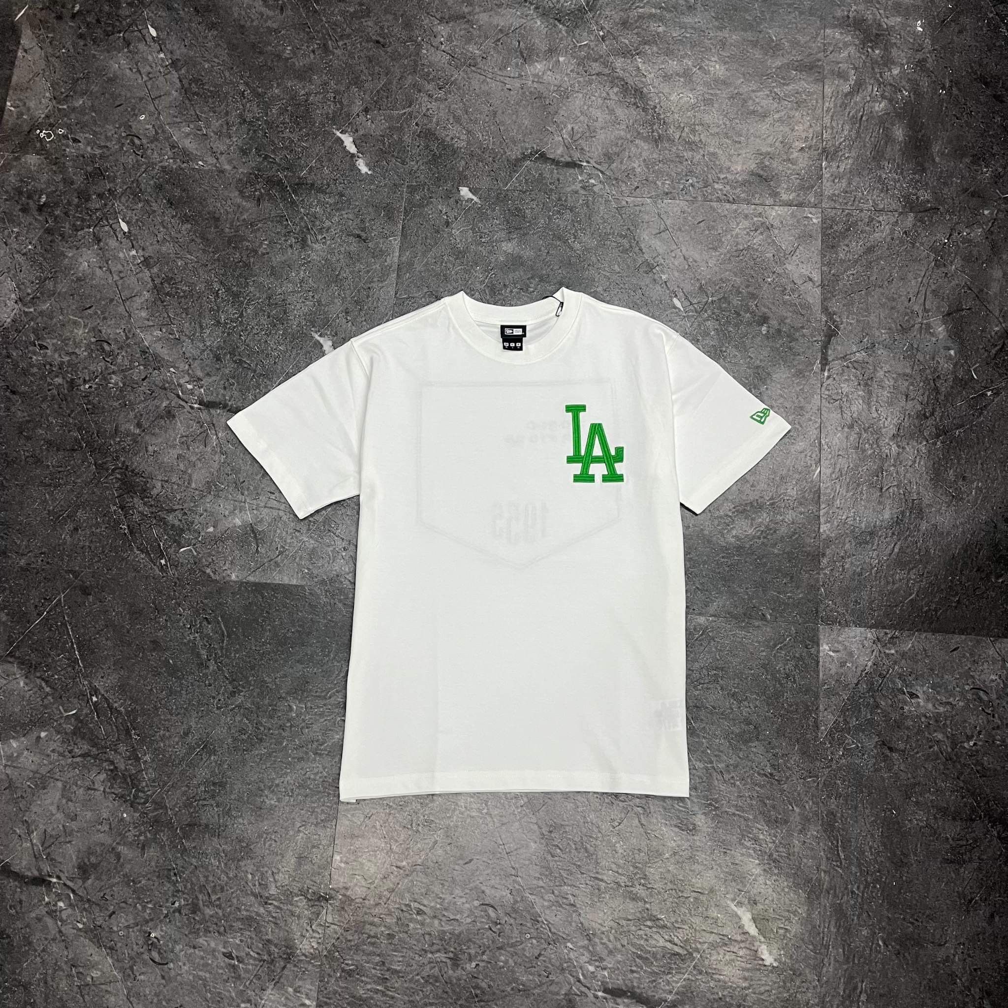 0968 - HÀNG CHÍNH HÃNG - ÁO THUN NEW ERA - LA THÊU GREEN - TRĂNG - CODE : 120046145