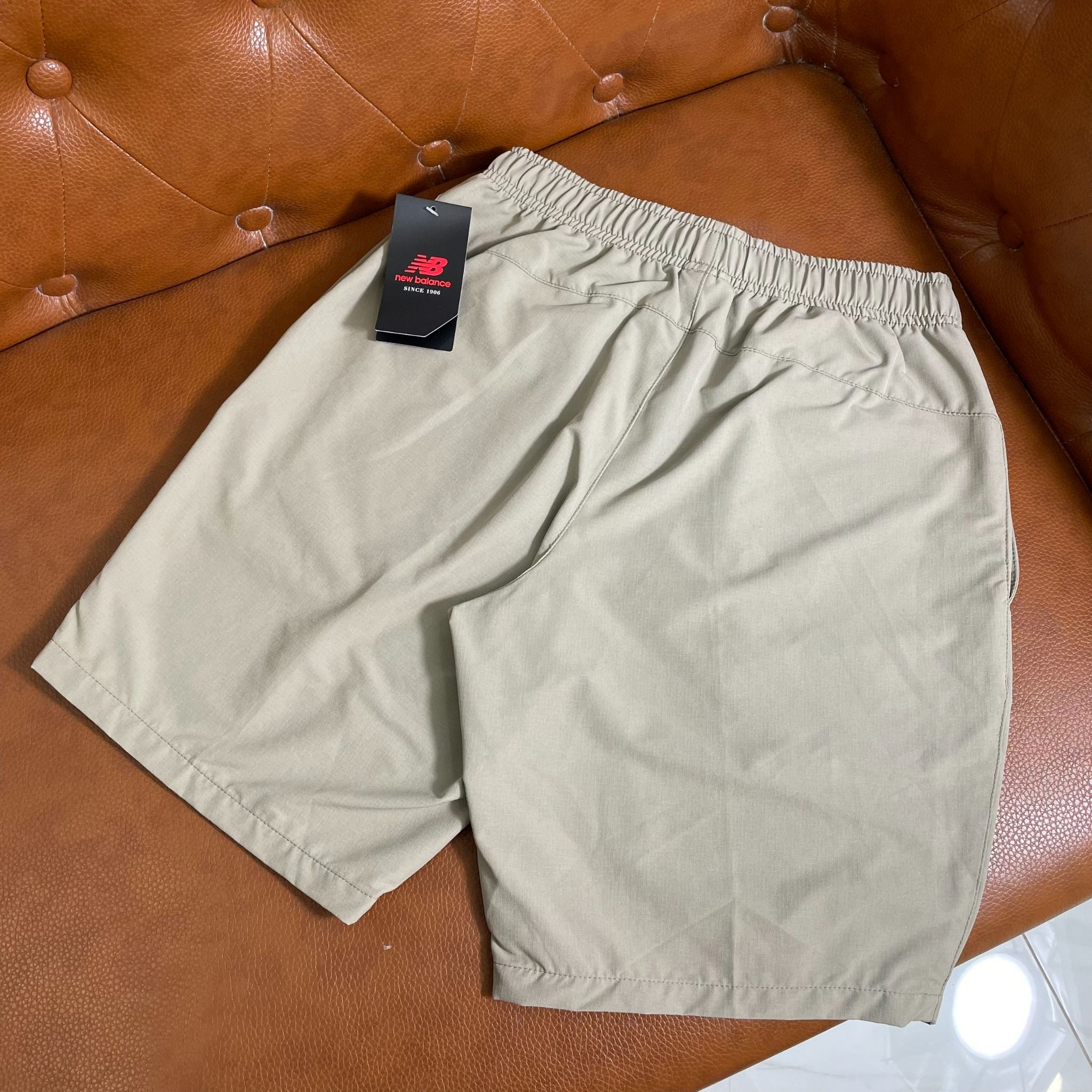 0983 - HÀNG CHÍNH HÃNG - Quần Short New Balance - *Kem*