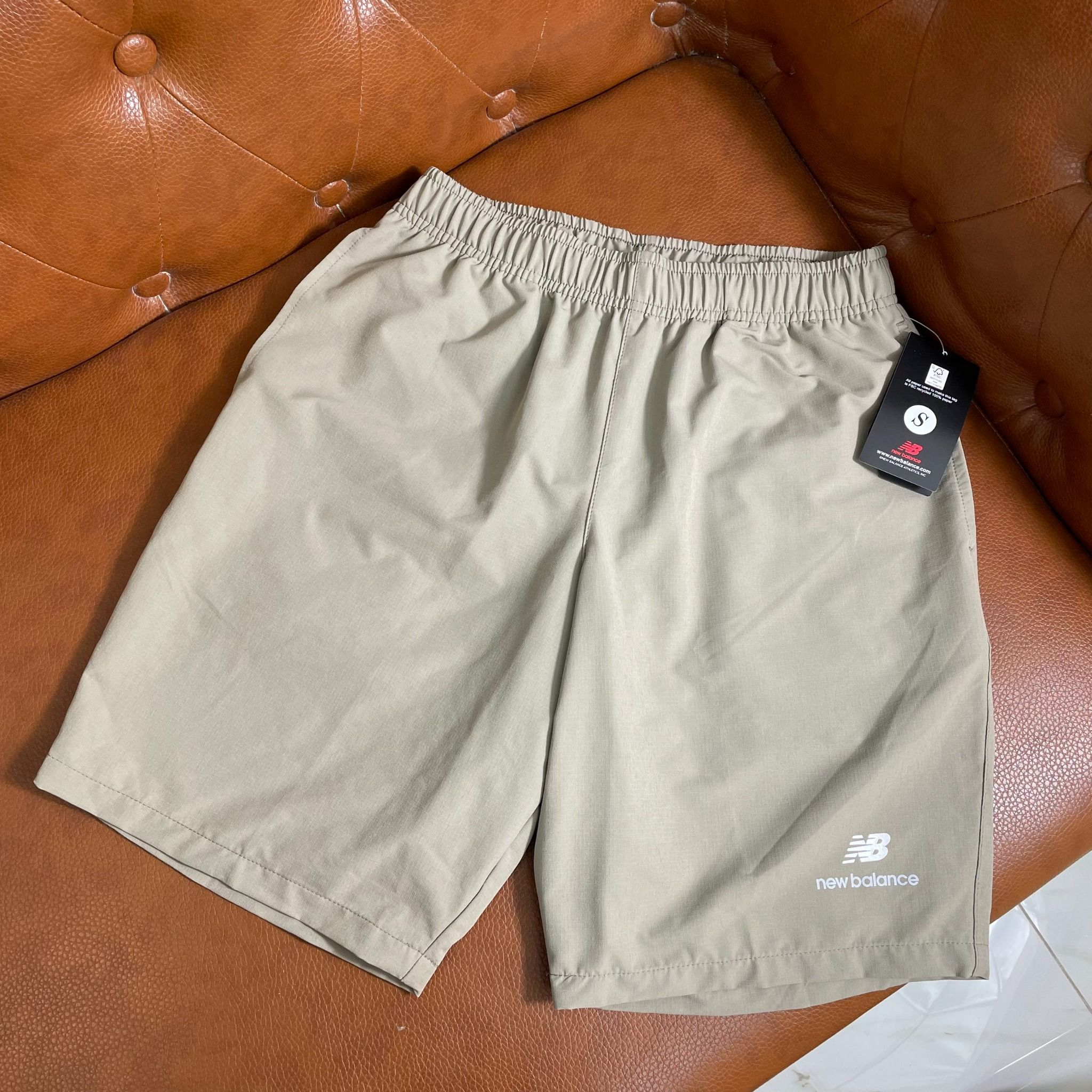 0983 - HÀNG CHÍNH HÃNG - Quần Short New Balance - *Kem*