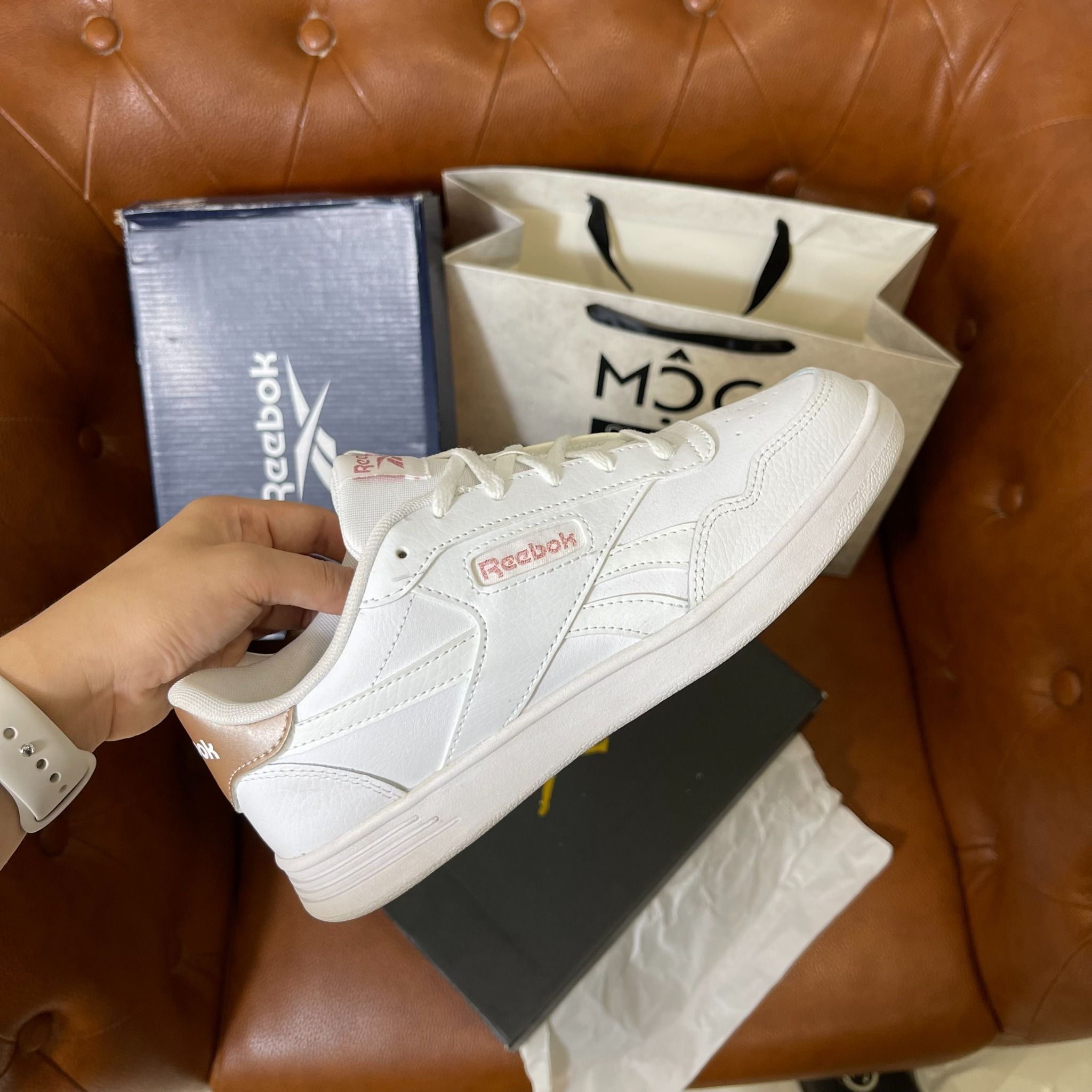 0927 - *CHÍNH HÃNG* GIÀY REEBOK - ĐẾ BẰNG - GÓT HỒNG (5426)