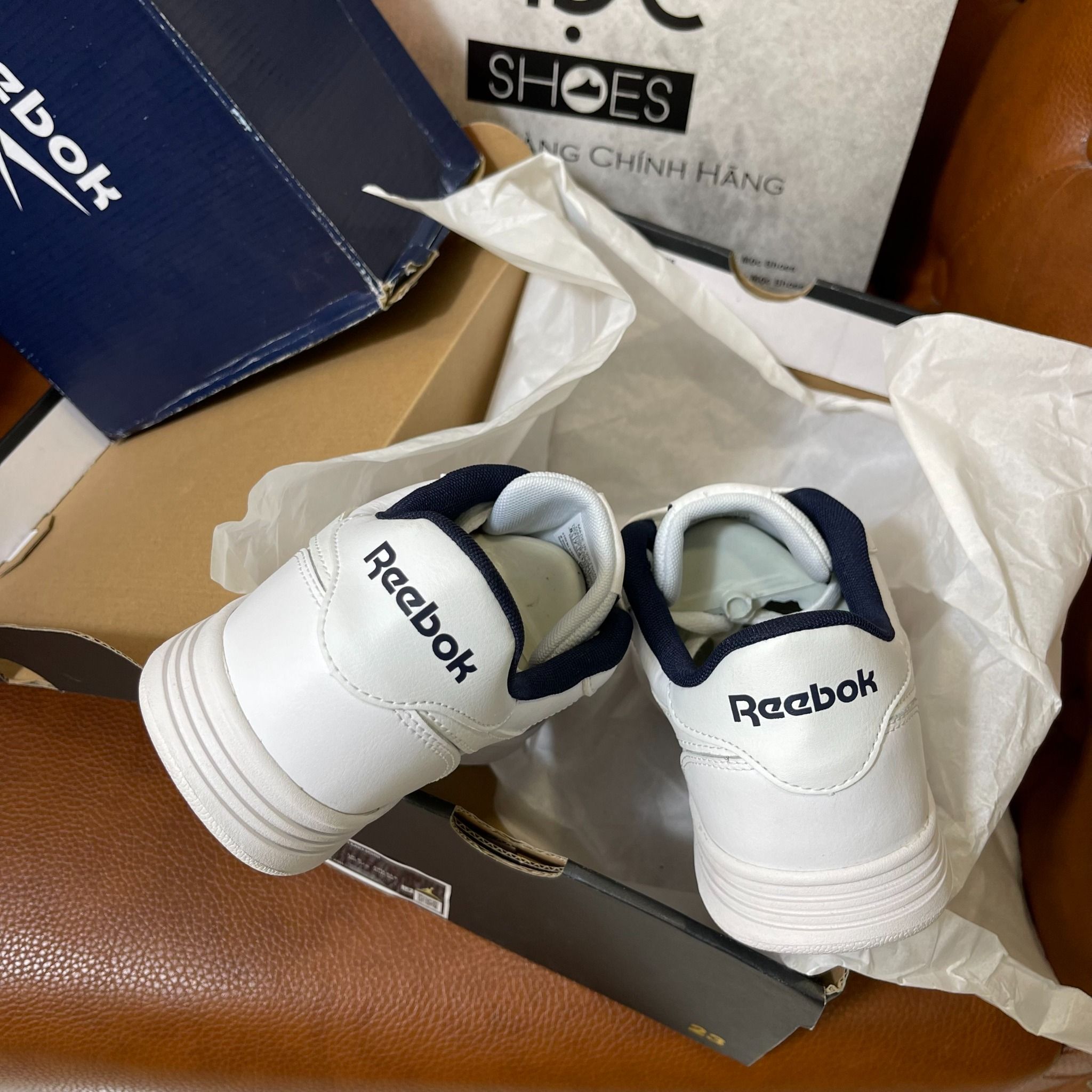 0937 - *CHÍNH HÃNG* - GIÀY REEBOK - ĐẾ BẰNG - TRẮNG - LINE NAVY (5429)