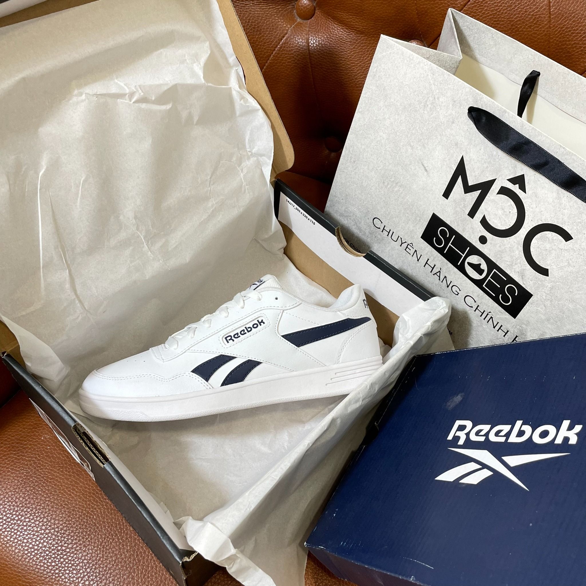 0932 - *CHÍNH HÃNG* - GIÀY REEBOK - ĐẾ BẰNG - TRẮNG - NAVY (5429)