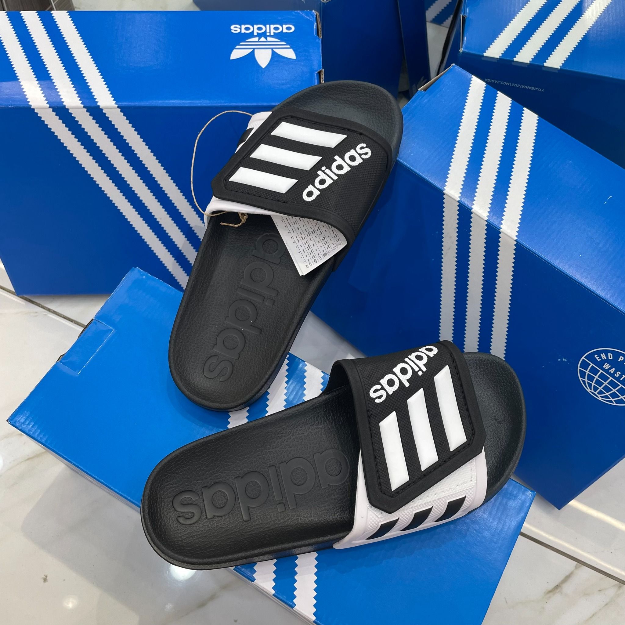 0996 - HÀNG CHÍNH HÃNG - DÉP ADIDAS TND * MÀU ĐEN QUAI TRẮNG * - CODE: GZ5933