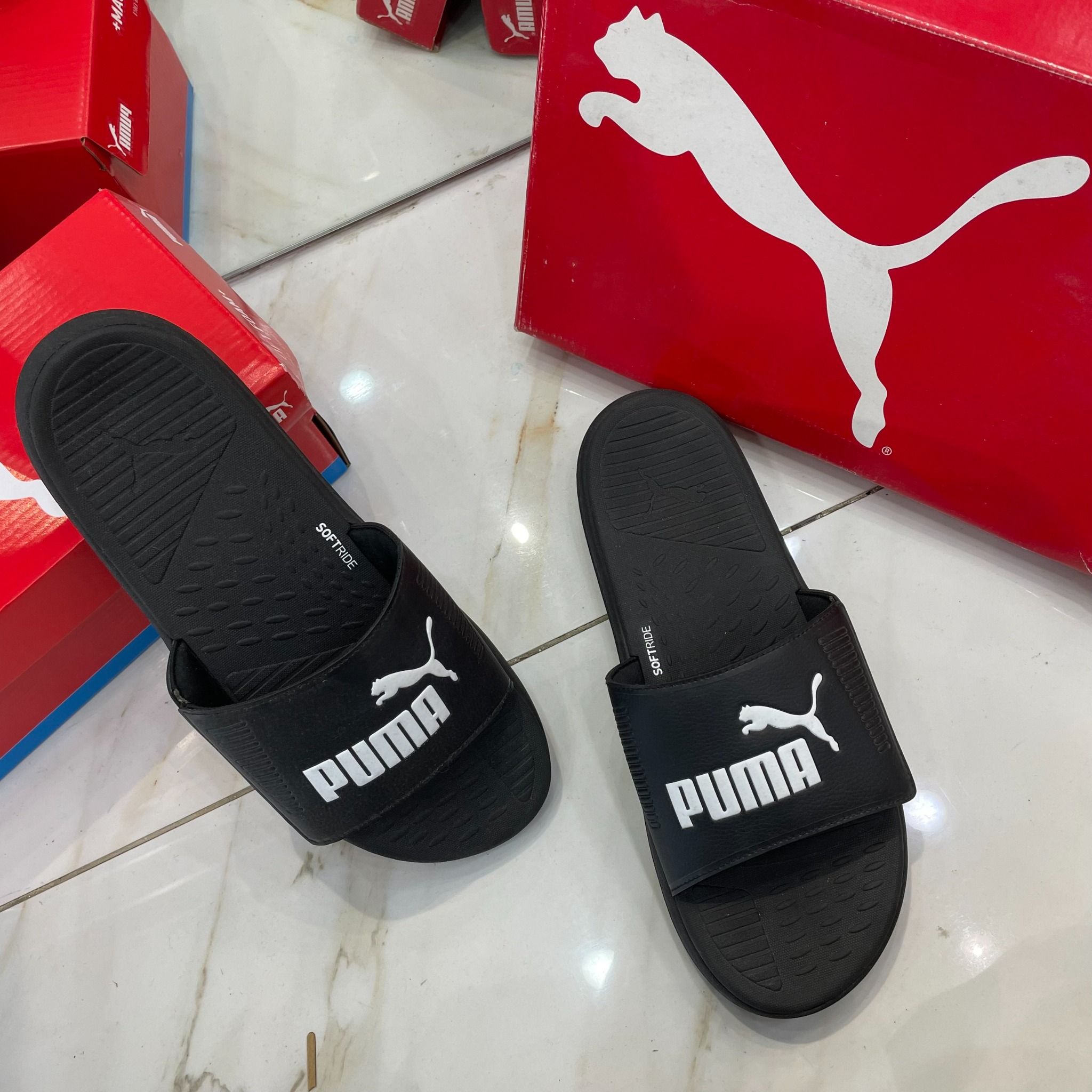1000 - HÀNG CHÍNH HÃNG - DÉP QUAI DÁN PUMA SOFTRIDE LOGO PUMA - *BLACK/WHITE* - CODE: 382112-01
