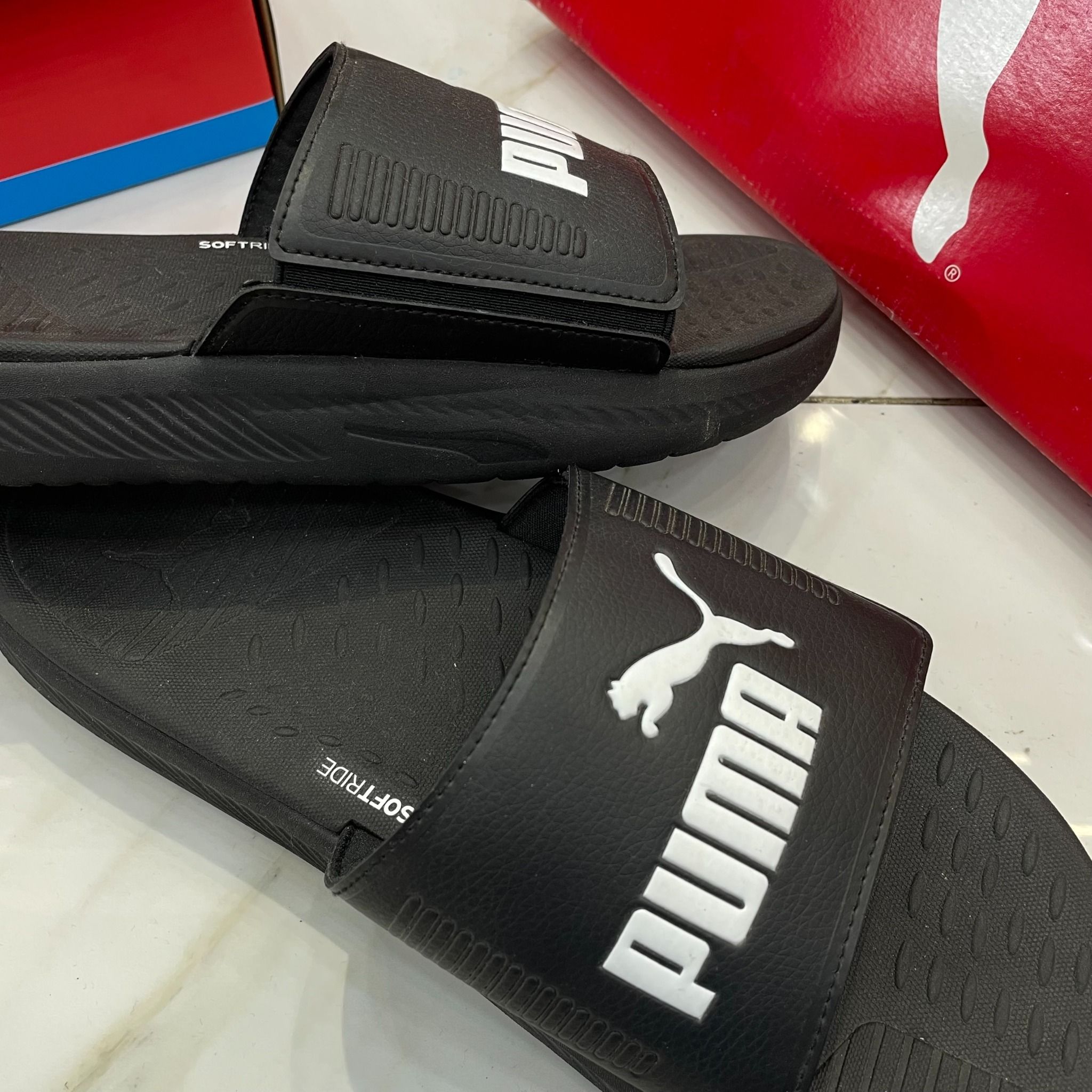 1000 - HÀNG CHÍNH HÃNG - DÉP QUAI DÁN PUMA SOFTRIDE LOGO PUMA - *BLACK/WHITE* - CODE: 382112-01