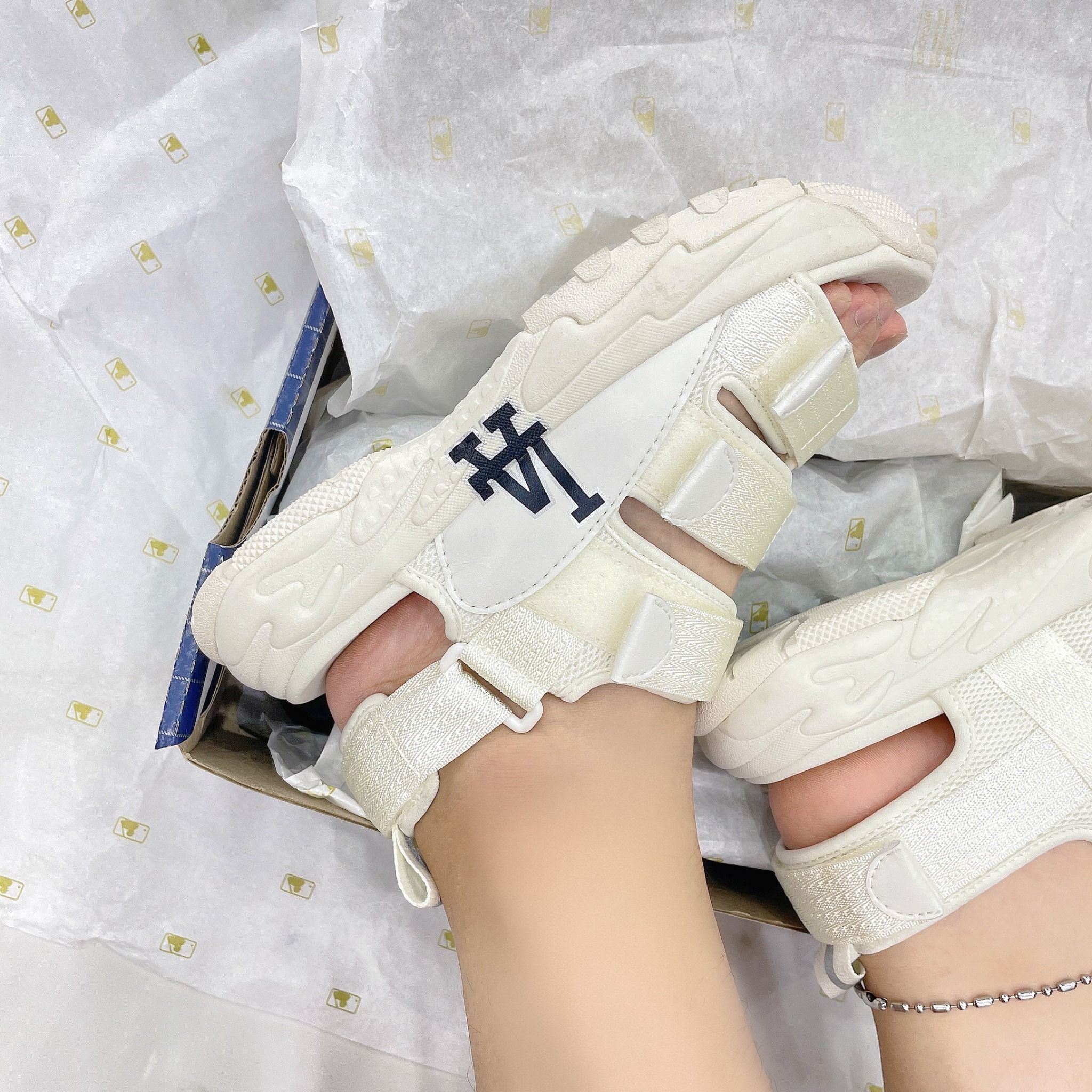 1011 - HÀNG CHÍNH HÃNG - Giày Sandal MLB - 3 QUAI DÁN LOGO