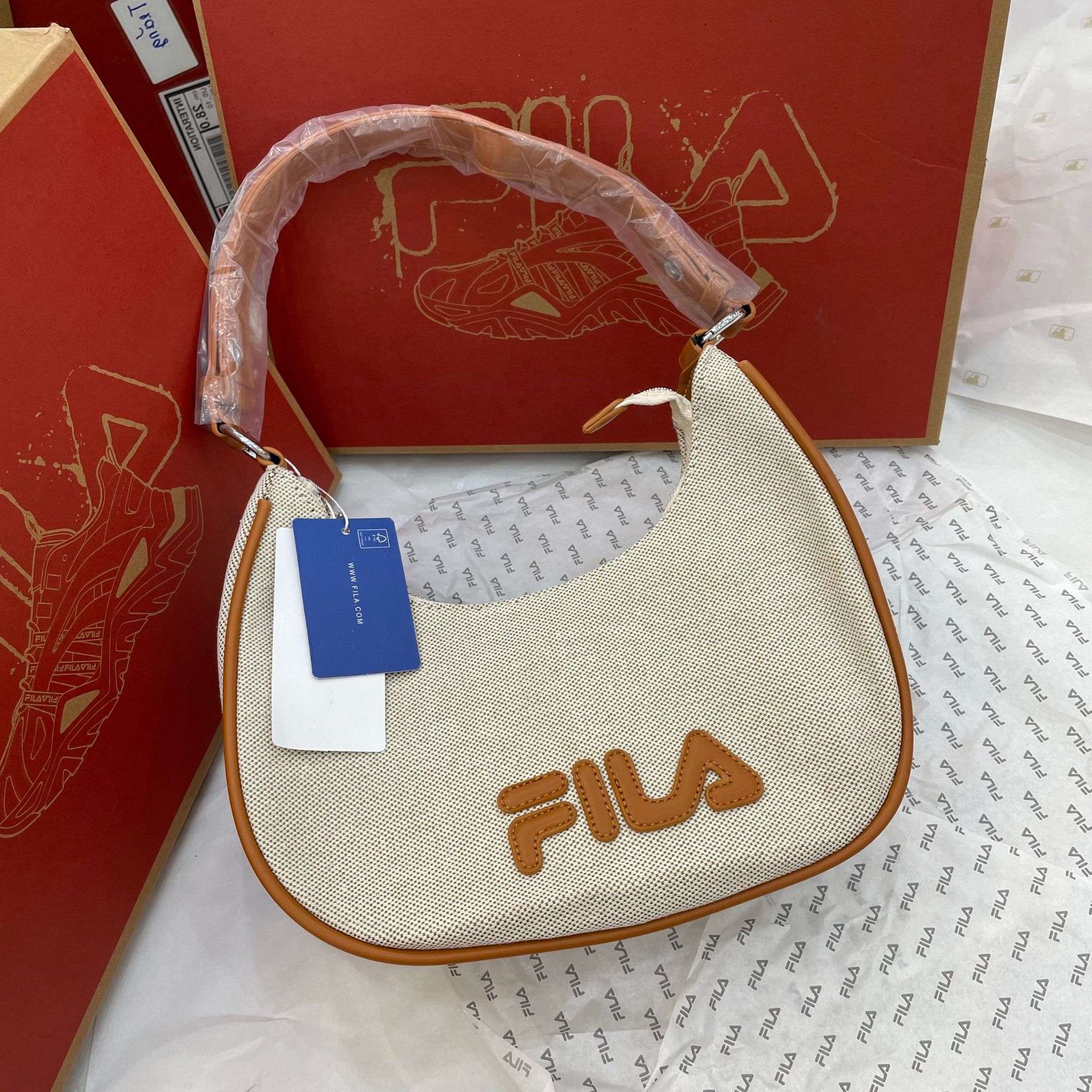 1025 - HÀNG CHÍNH HÃNG - TÚI KẸP NÁCH HOBO FILA CREAM CODE: 50DB6ACFDE7525GS