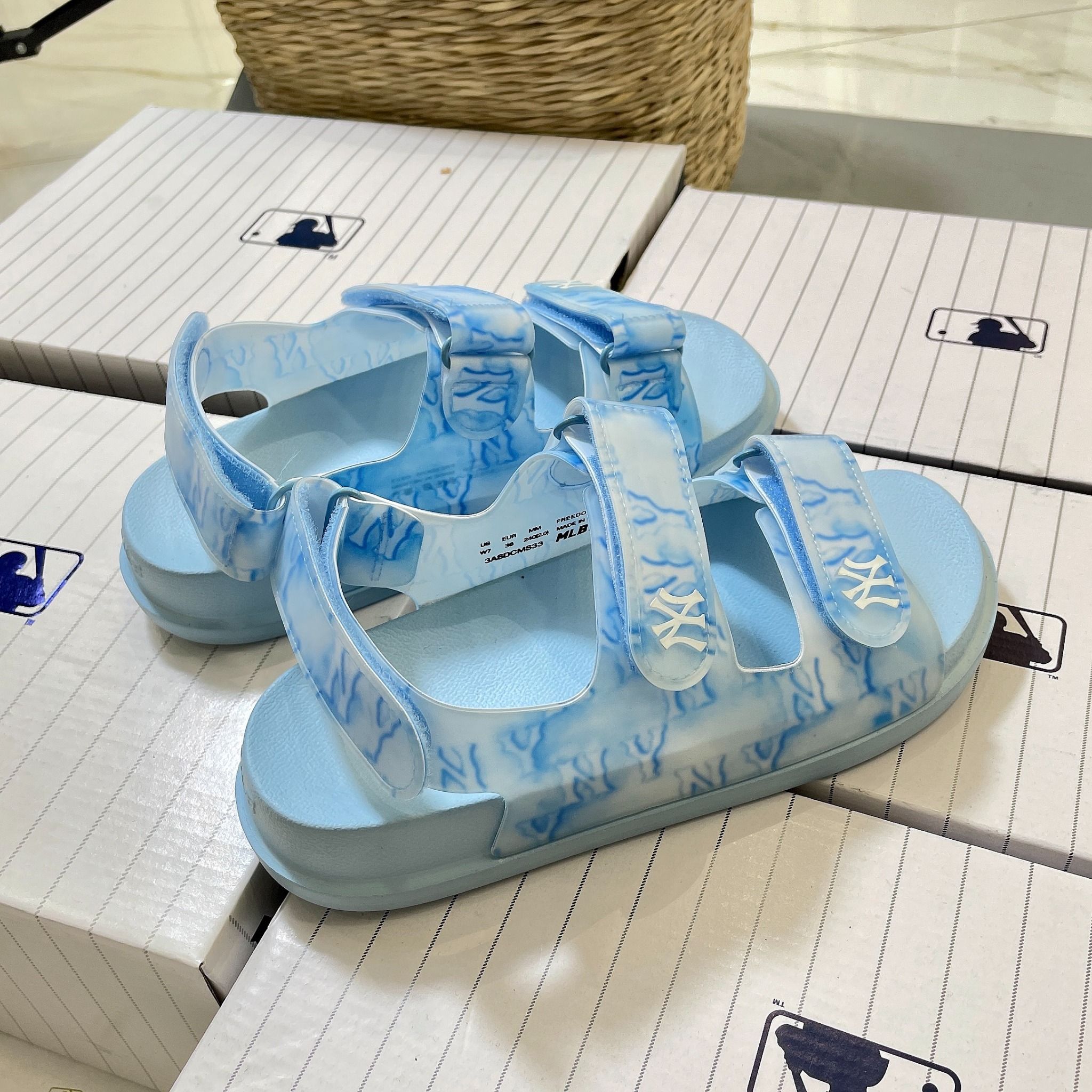 1037 - HÀNG CHÍNH HÃNG - GIÀY SANDAL MLB - MONOGRAM XANH BIỂN - QUAI NHỰA