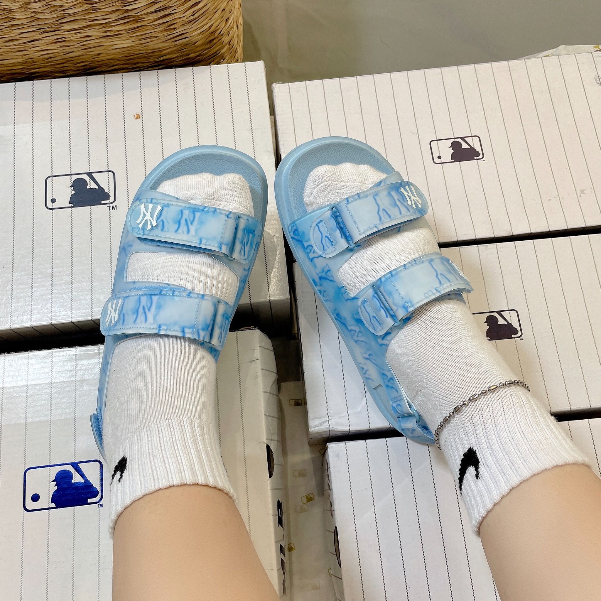 1037 - HÀNG CHÍNH HÃNG - GIÀY SANDAL MLB - MONOGRAM XANH BIỂN - QUAI NHỰA