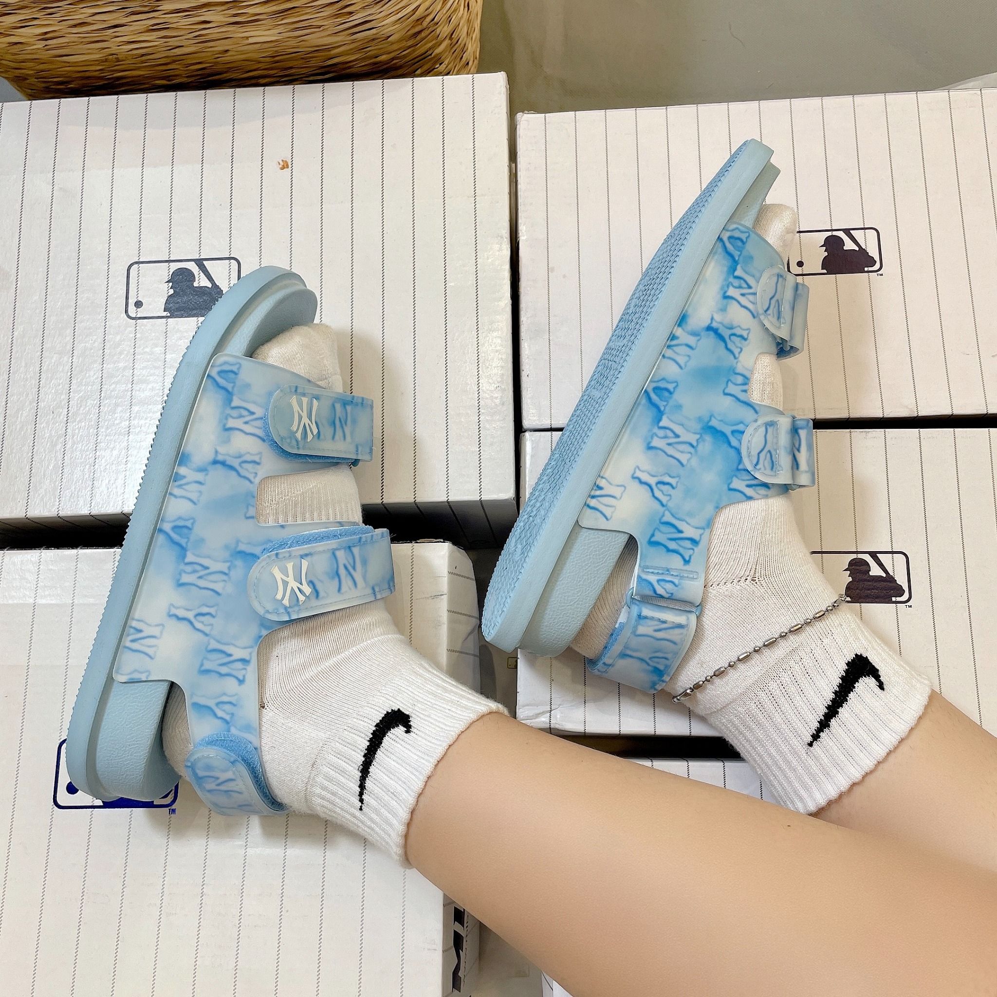 1037 - HÀNG CHÍNH HÃNG - GIÀY SANDAL MLB - MONOGRAM XANH BIỂN - QUAI NHỰA
