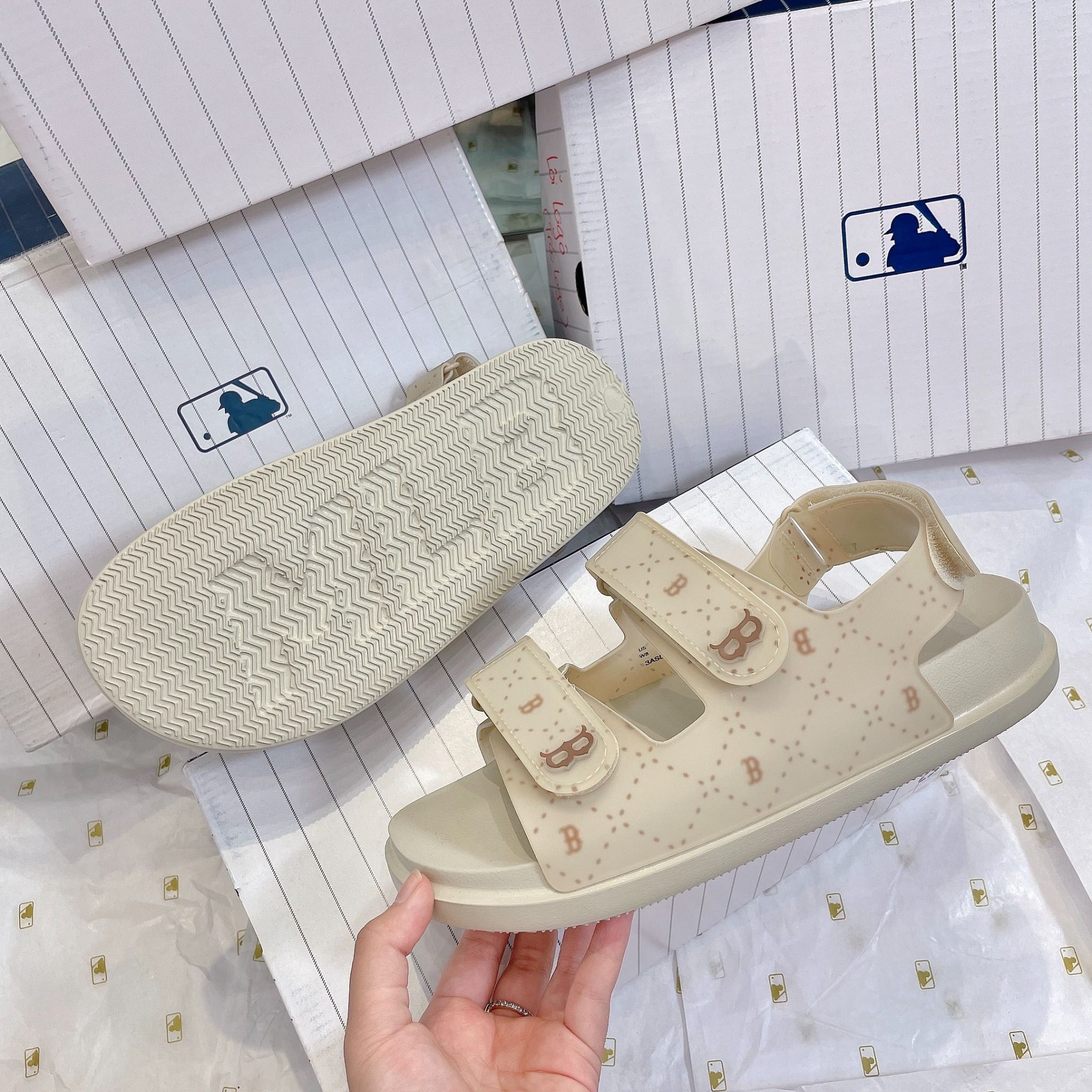 1038 - HÀNG CHÍNH HÃNG - GIÀY SANDAL MLB - DIA B NÂU - QUAI NHỰA - CODE: 3ASDCSD33-43BGS