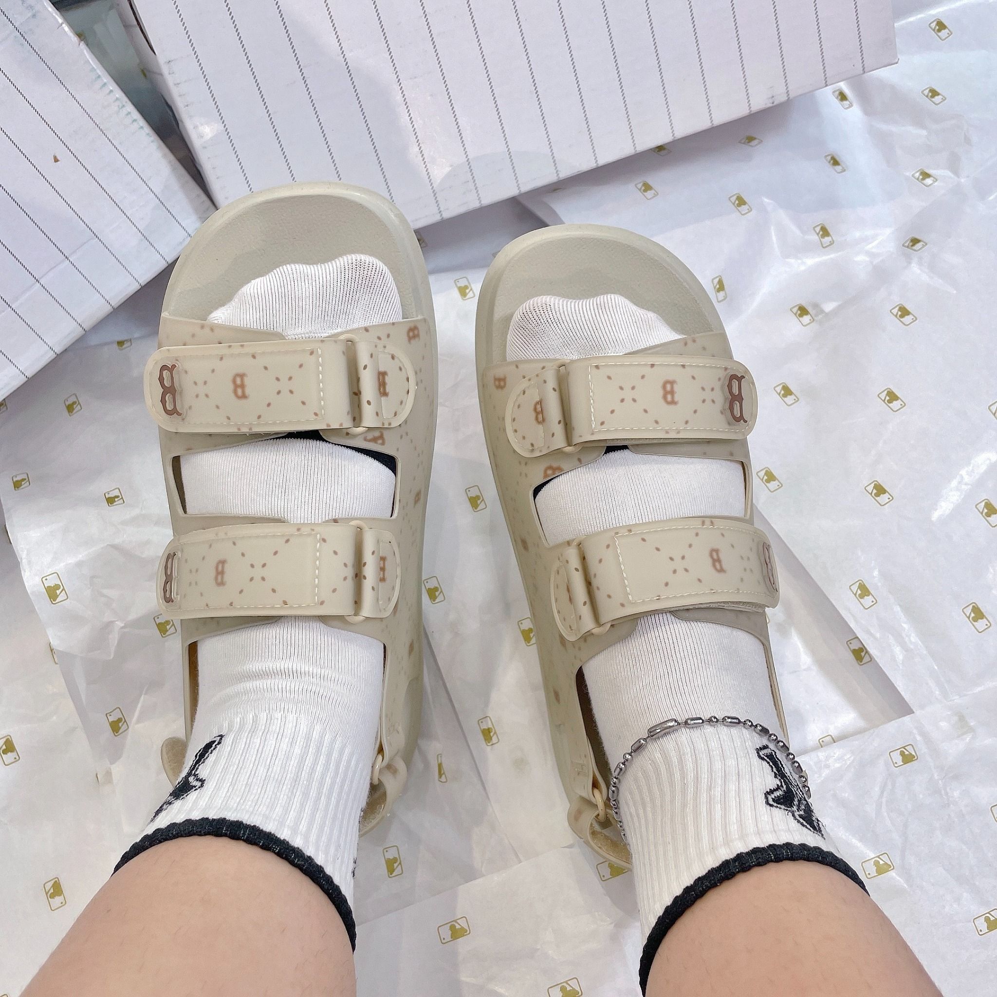 1038 - HÀNG CHÍNH HÃNG - GIÀY SANDAL MLB - DIA B NÂU - QUAI NHỰA - CODE: 3ASDCSD33-43BGS