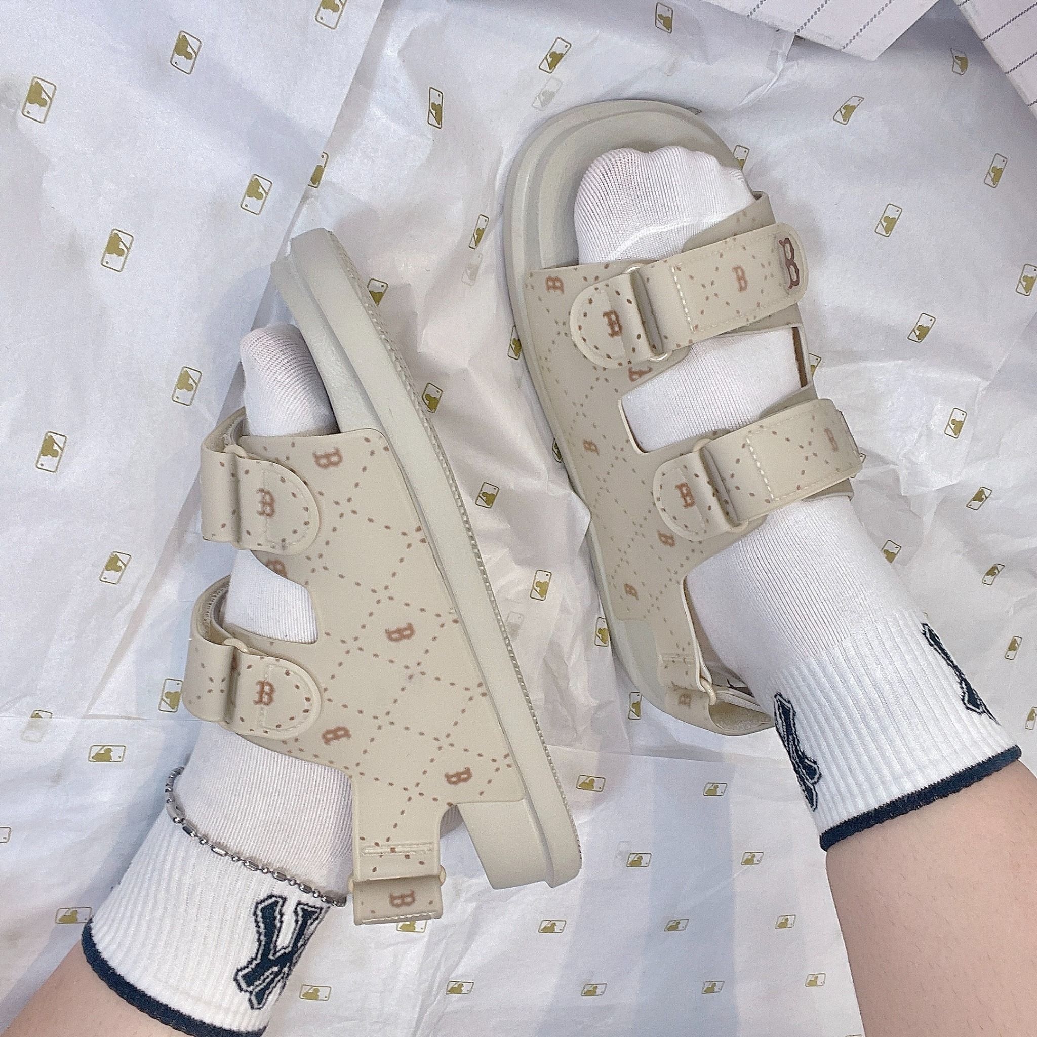 1038 - HÀNG CHÍNH HÃNG - GIÀY SANDAL MLB - DIA B NÂU - QUAI NHỰA - CODE: 3ASDCSD33-43BGS