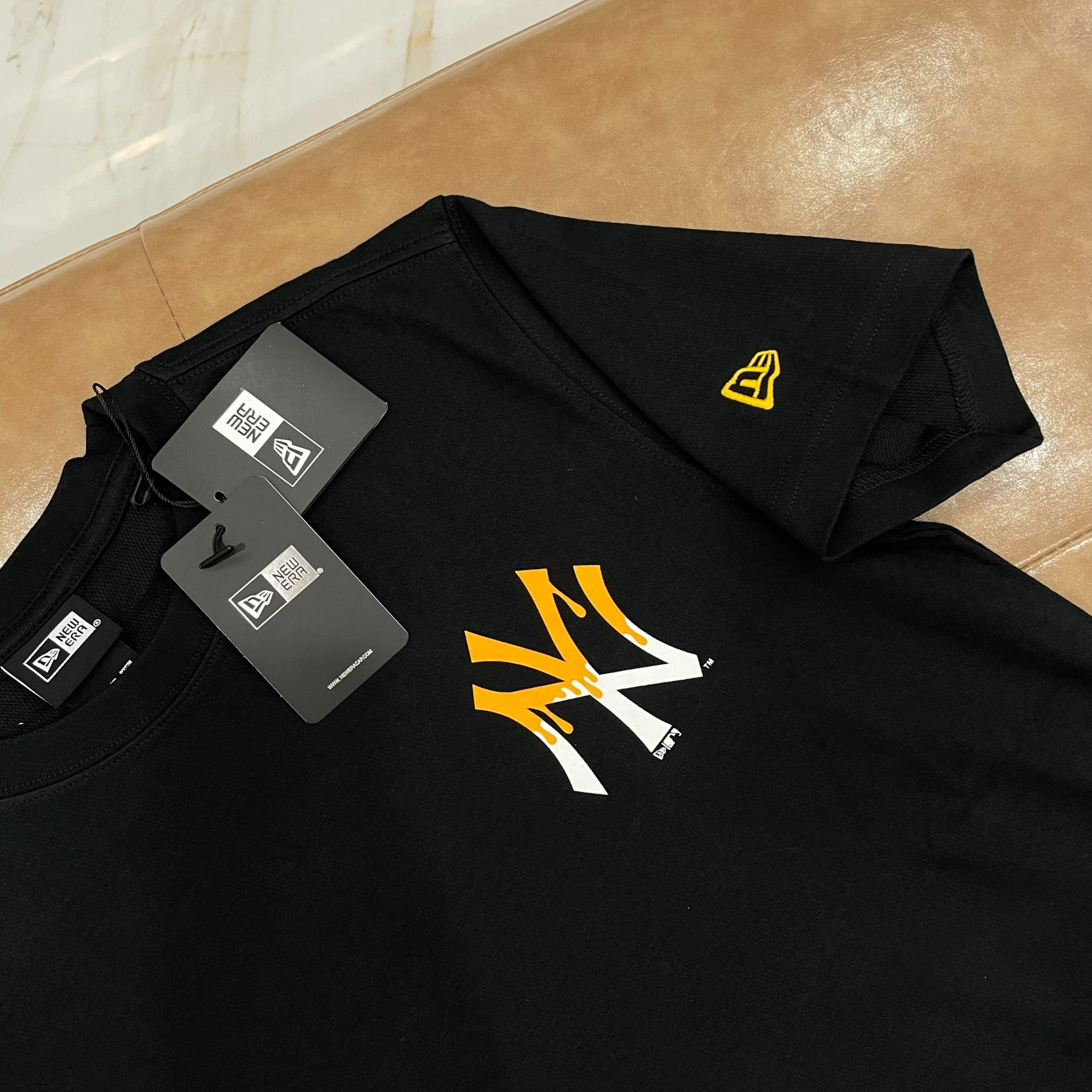 1060 - HÀNG CHÍNH HÃNG - ÁO THUN NEW ERA - NY YANKEES DRIP (CAM CHẢY) - * ĐEN * CODE: 60332179