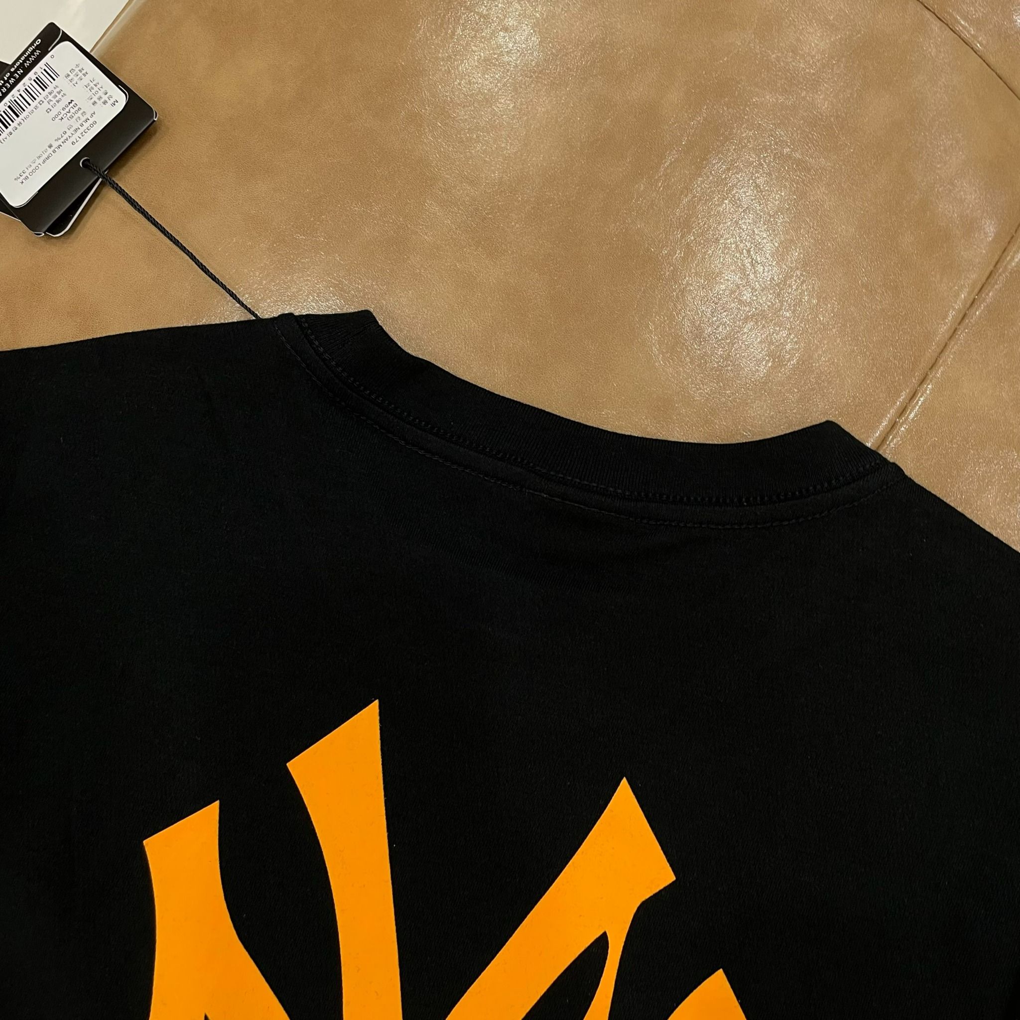 1060 - HÀNG CHÍNH HÃNG - ÁO THUN NEW ERA - NY YANKEES DRIP (CAM CHẢY) - * ĐEN * CODE: 60332179