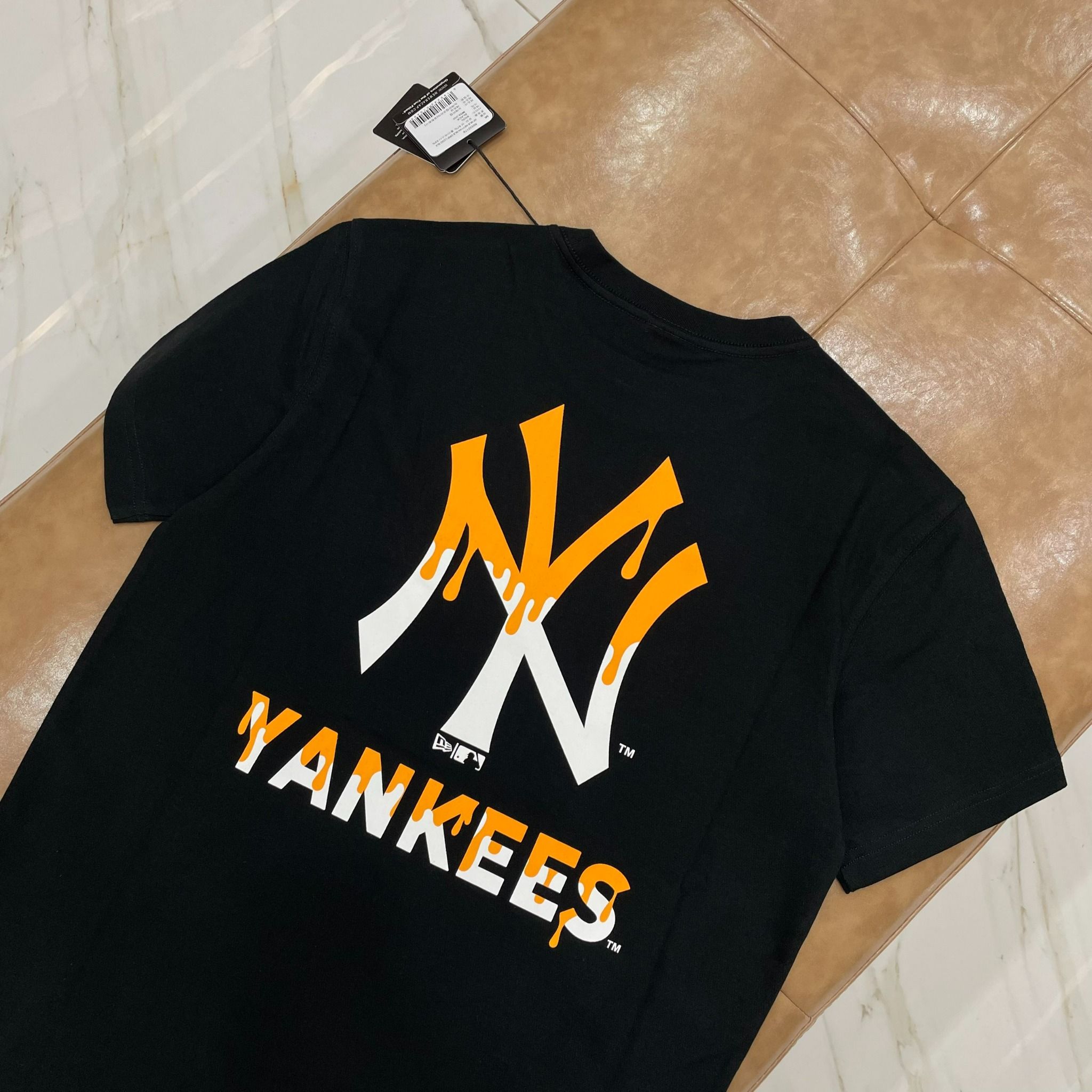 1060 - HÀNG CHÍNH HÃNG - ÁO THUN NEW ERA - NY YANKEES DRIP (CAM CHẢY) - * ĐEN * CODE: 60332179