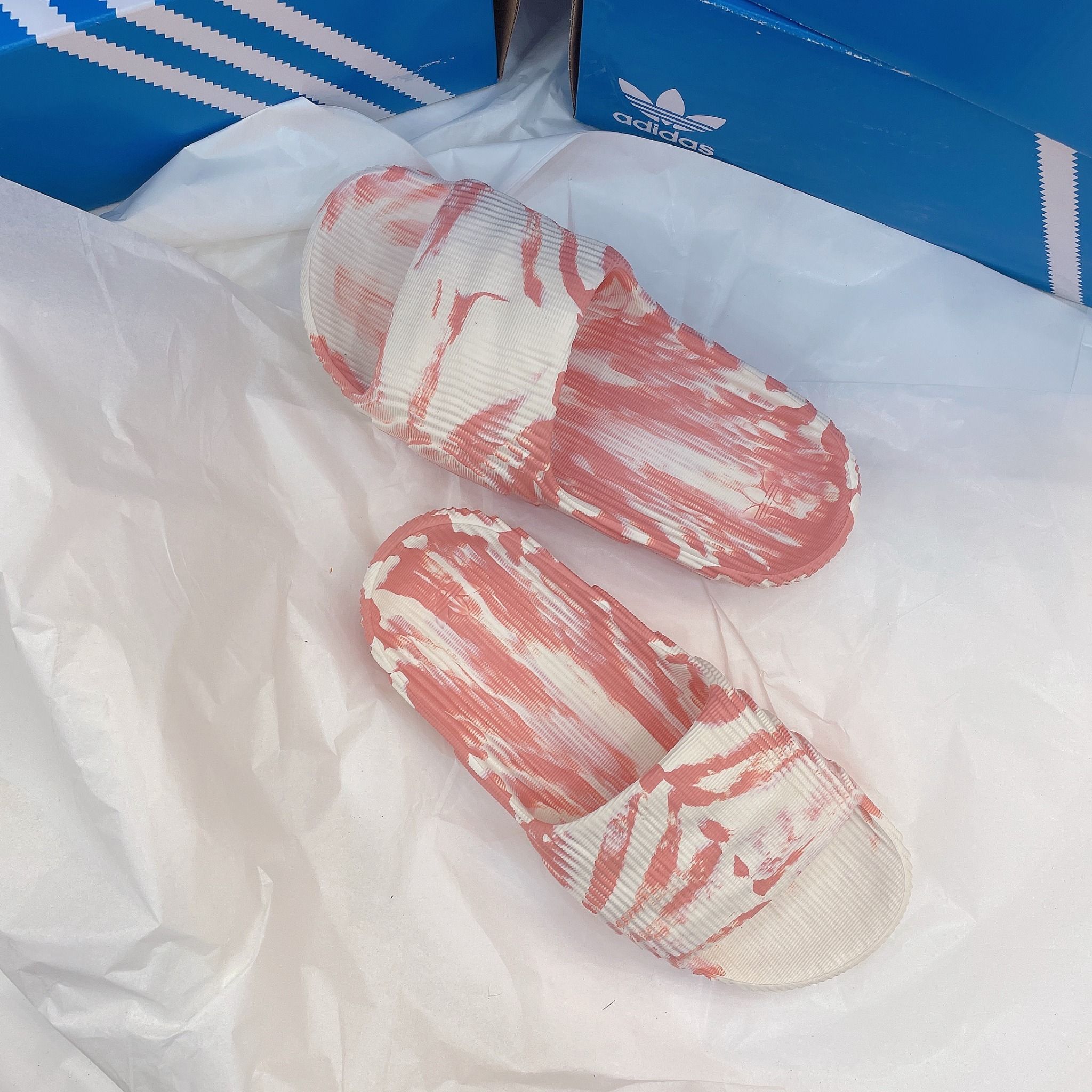 1093- HÀNG CHÍNH HÃNG - DÉP ADIDAS 22 - BẬC THANG * HỒNG LOANG MÀU *