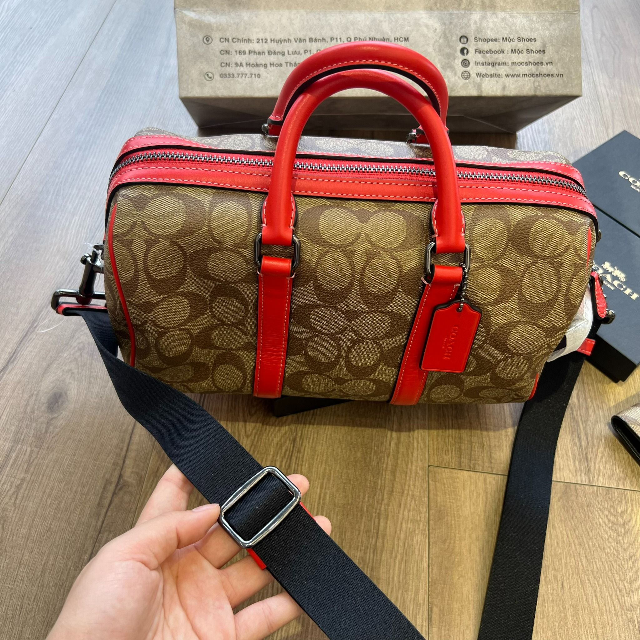 1118 - HÀNG CHÍNH HÃNG - TÚI ĐEO COACH CROSSBODY MÀU NÂU VIỀN ĐỎ - CODE: B2280 - CA014
