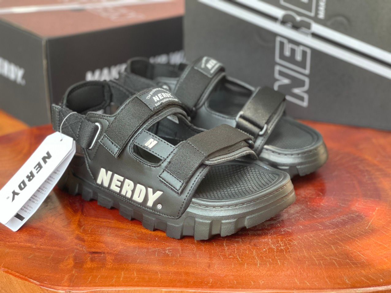 1116 - HÀNG CHÍNH HÃNG - Giày Sandal Nerdy - Đen Logo Trắng - Code : PNEU22AE03602