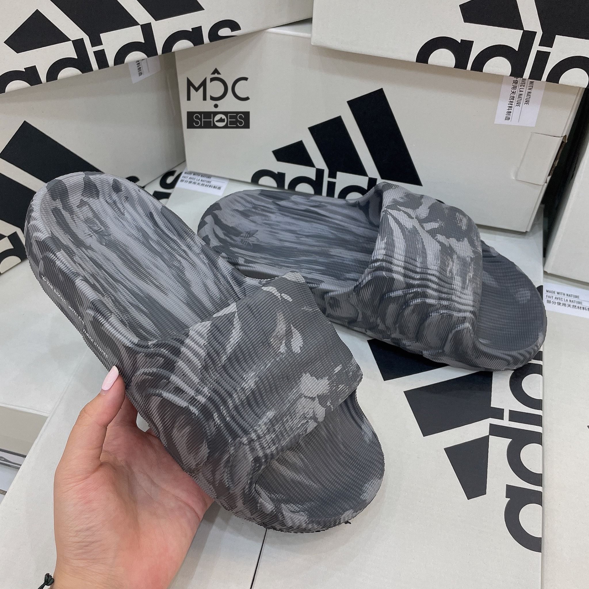  1122 - HÀNG CHÍNH HÃNG - DÉP ADIDAS 22 - BẬC THANG * MÀU XÁM ĐẬM LOANG * 