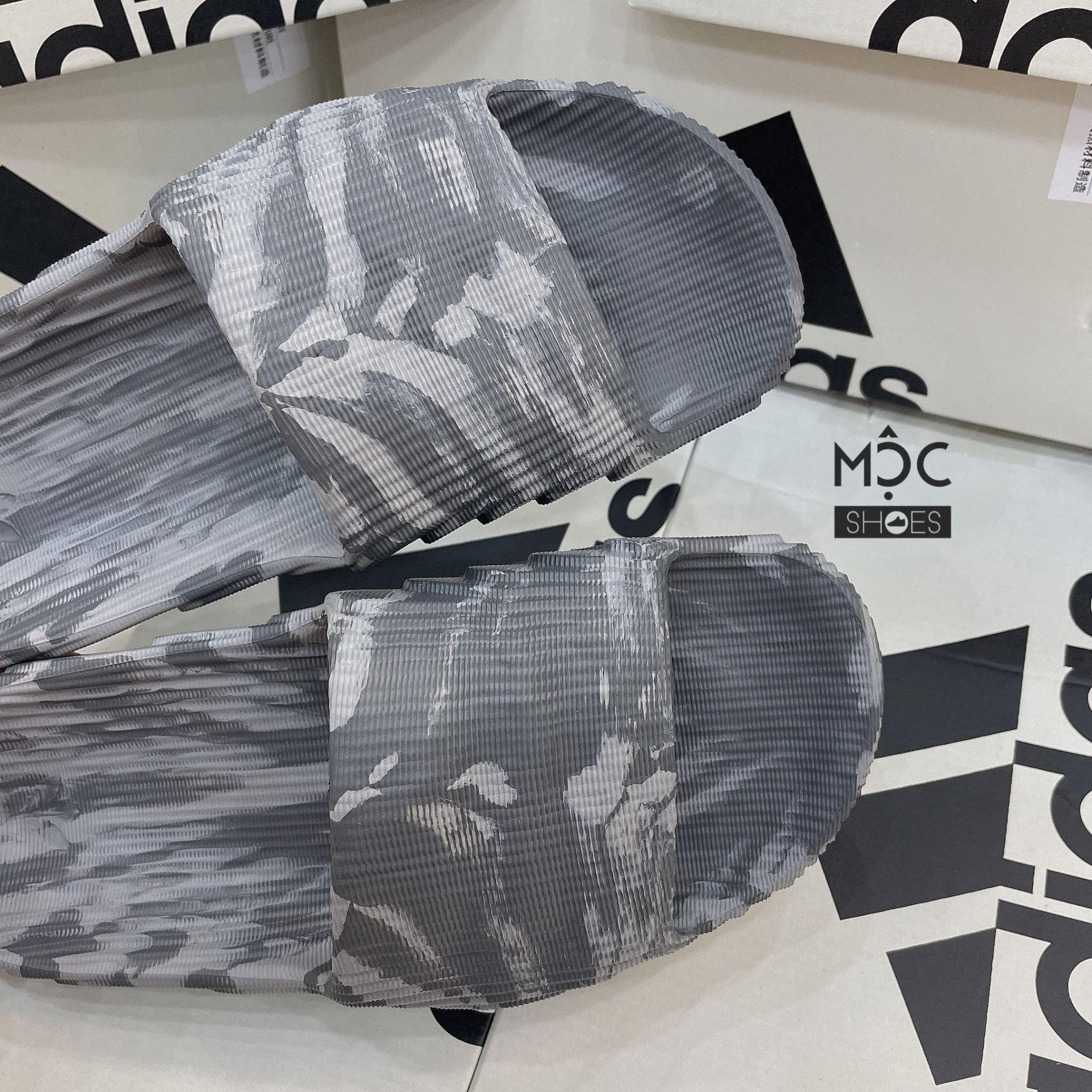 1122 - HÀNG CHÍNH HÃNG - DÉP ADIDAS 22 - BẬC THANG * MÀU XÁM ĐẬM LOANG *
