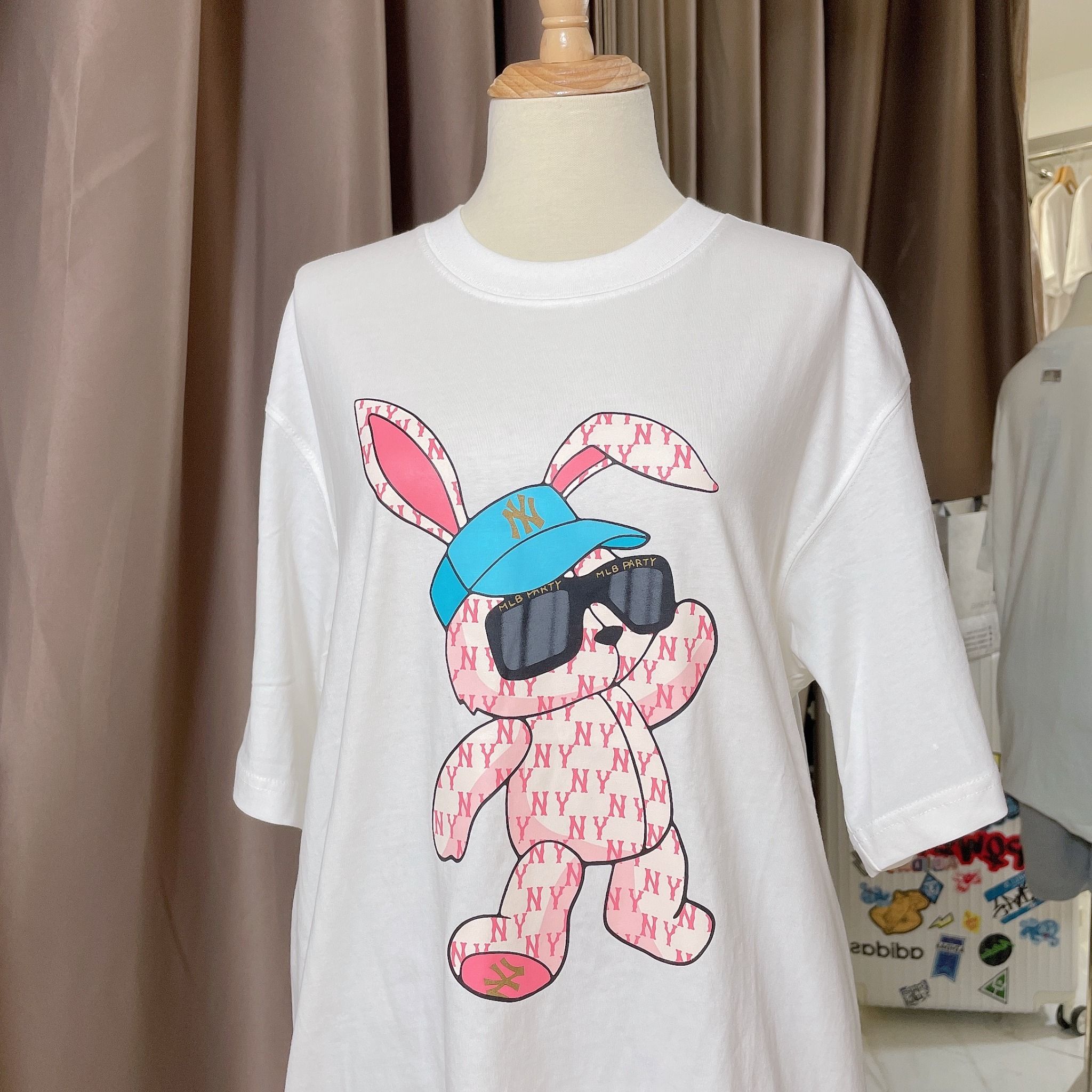 1158 - HÀNG CHÍNH HÃNG - ÁO THUN MLB - NEW YEAR RABBIT - TRẮNG - CODE: 3ATSQ0131-50CRS