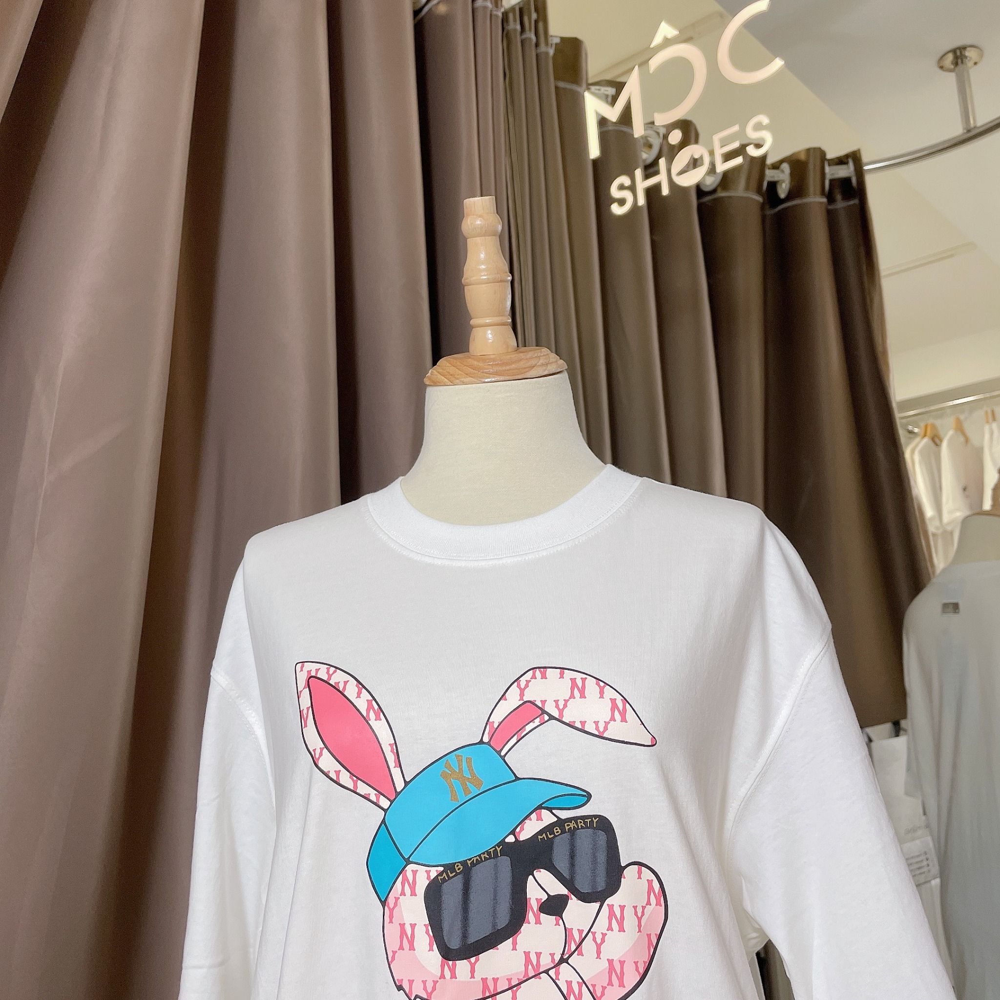 1158 - HÀNG CHÍNH HÃNG - ÁO THUN MLB - NEW YEAR RABBIT - TRẮNG - CODE: 3ATSQ0131-50CRS