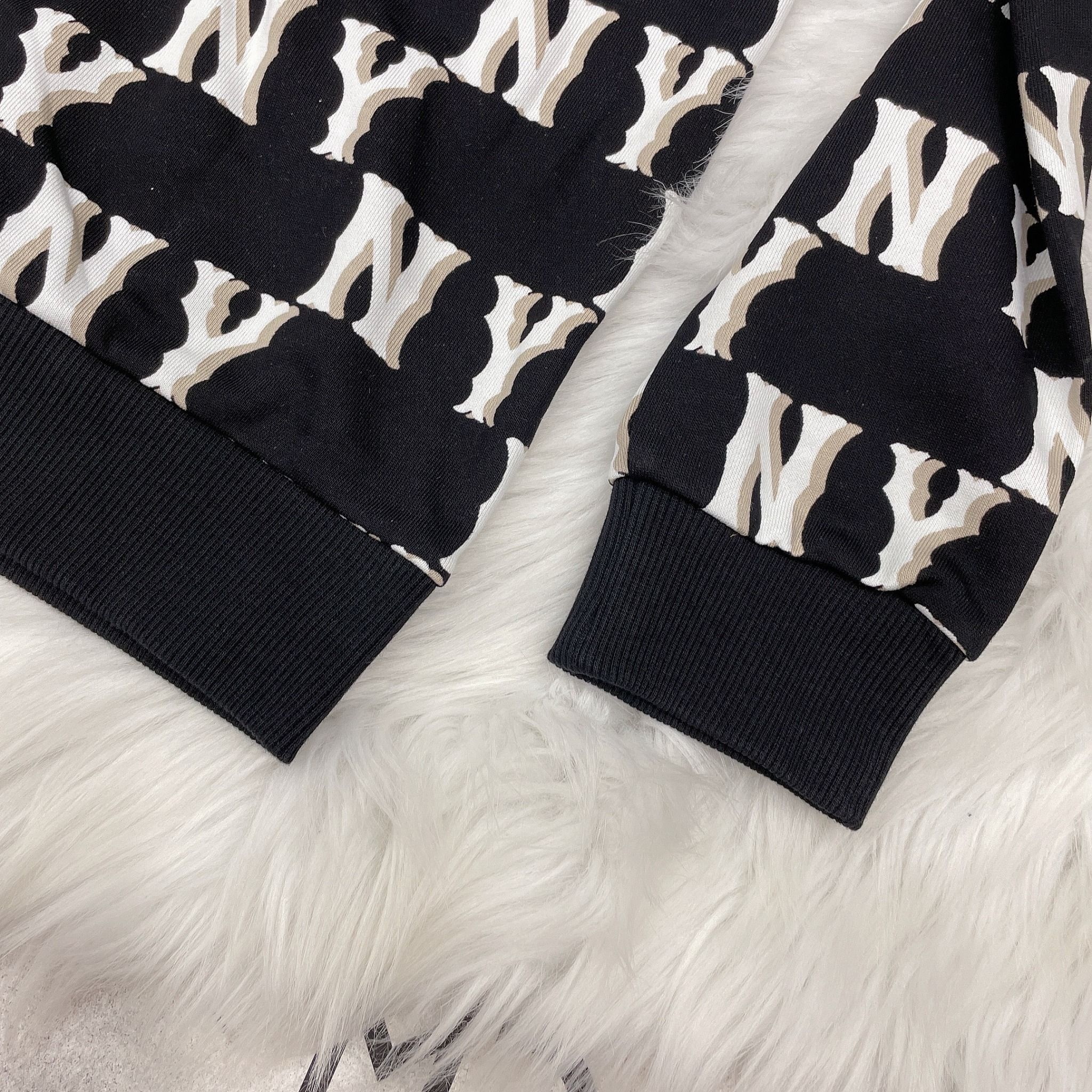 1181 - HÀNG CHÍNH HÃNG - ÁO SWEATER MLB MONOGRAM LOGO OVERFIT NEW YORK YANKEES - ĐEN - CODE: 3AMTM0231