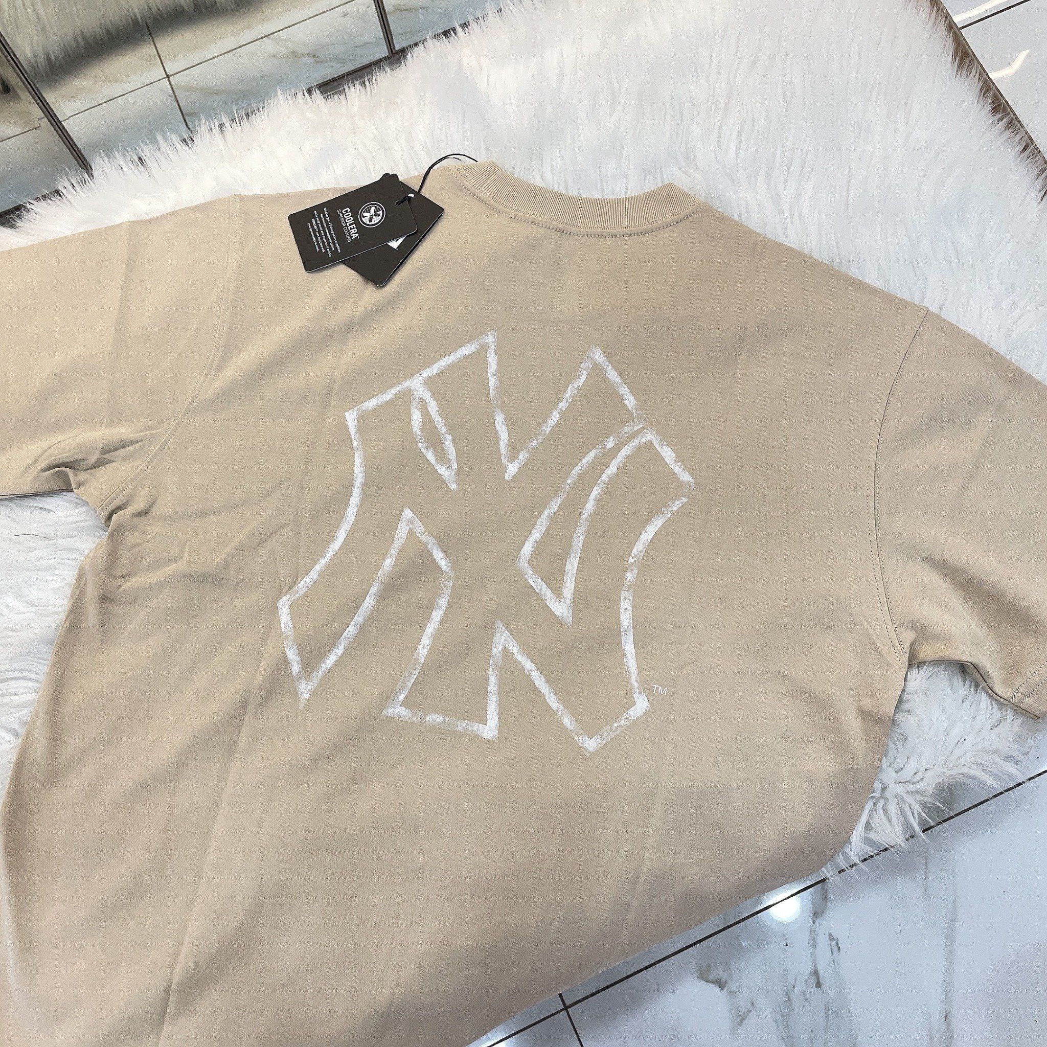 1186 - HÀNG CHÍNH HÃNG - ÁO THUN NEW ERA - PRINTED LOGO NY - BEGIE - CODE : 13560489