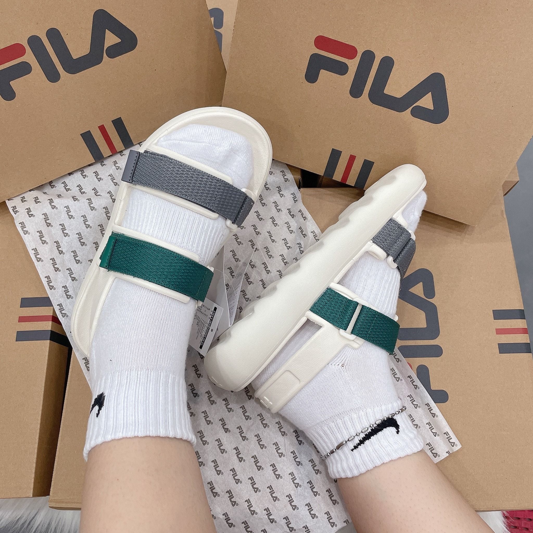 1189 - HÀNG CHÍNH HÃNG - GIÀY QUAI HẬU SANDAL FILA SURFY MÀU - * BE GREEN * - CODE : 1SM02573F 300