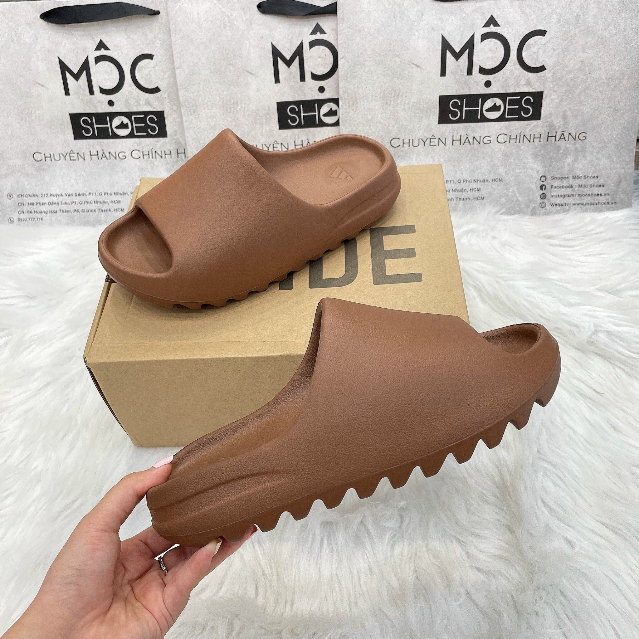 1100 - HÀNG CHÍNH HÃNG - DÉP Adidas Yeezy Slide ' FLAX ' - CODE : FZ5896