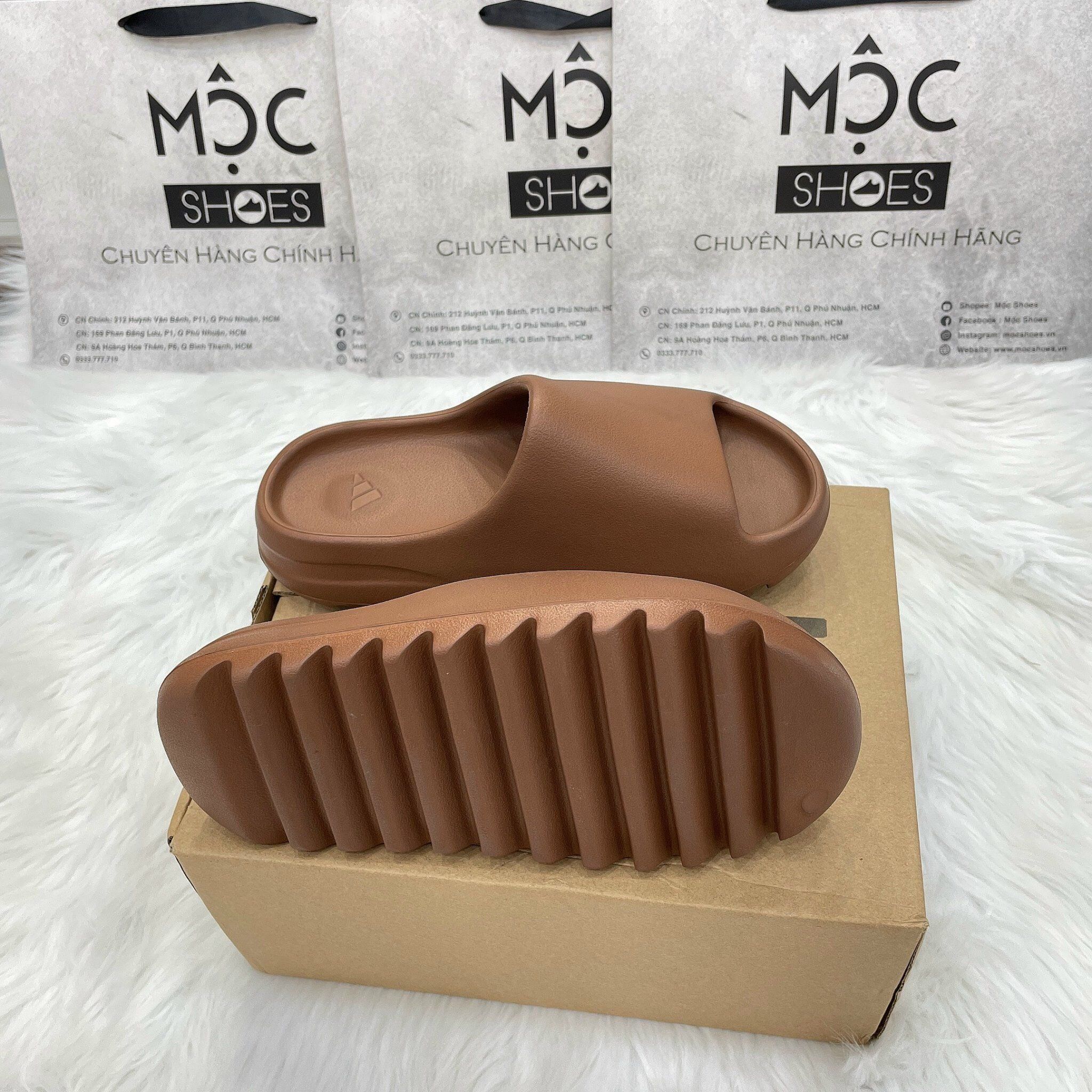 1100 - HÀNG CHÍNH HÃNG - DÉP Adidas Yeezy Slide ' FLAX ' - CODE : FZ5896