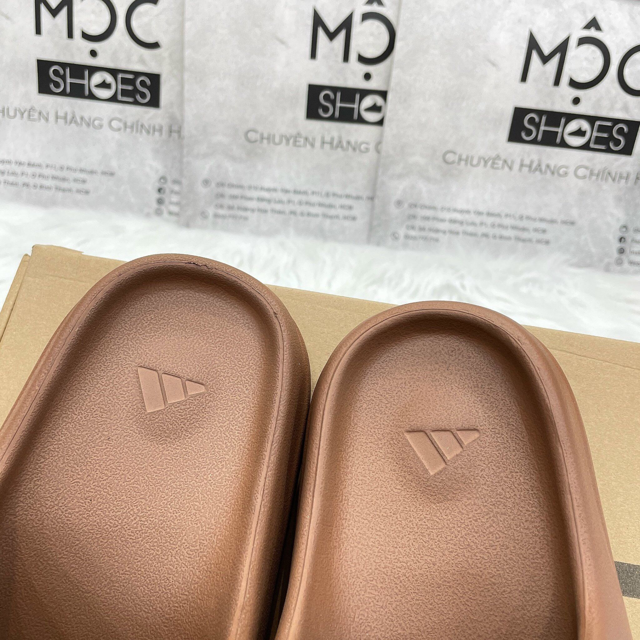 1100 - HÀNG CHÍNH HÃNG - DÉP Adidas Yeezy Slide ' FLAX ' - CODE : FZ5896