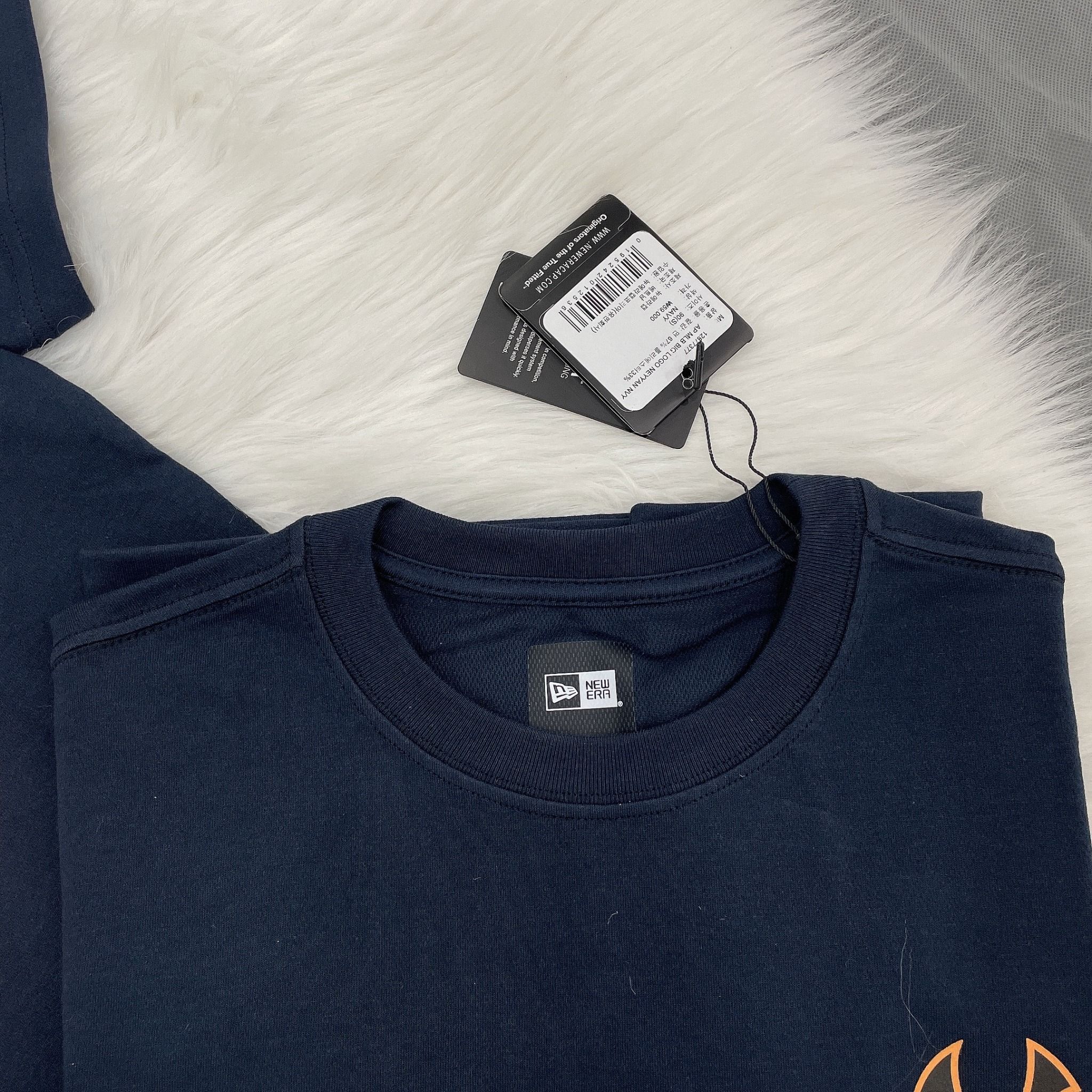 1195 - HÀNG CHÍNH HÃNG - ÁO THUN NEW ERA - NY RỰC LỮA - NAVY - CODE : 12877377