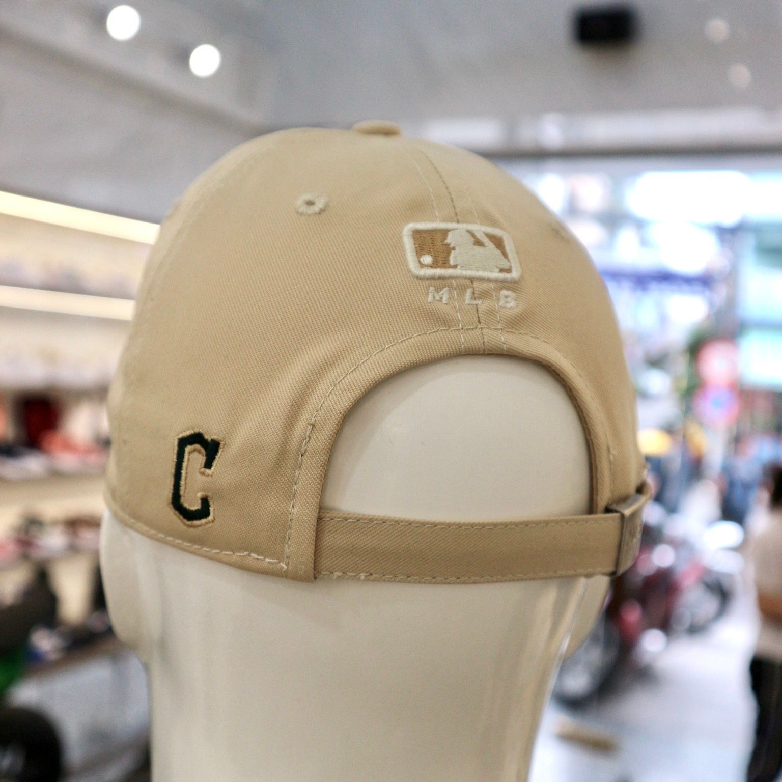 1206 - HÀNG CHÍNH HÃNG - Mũ - Nón MLB Varsity Lettering Cleveland Guardians - Begie