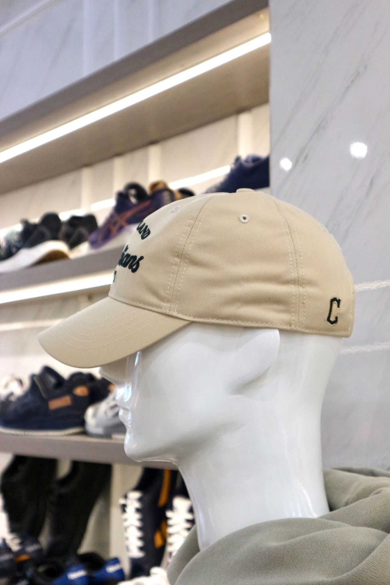 1206 - HÀNG CHÍNH HÃNG - Mũ - Nón MLB Varsity Lettering Cleveland Guardians - Begie