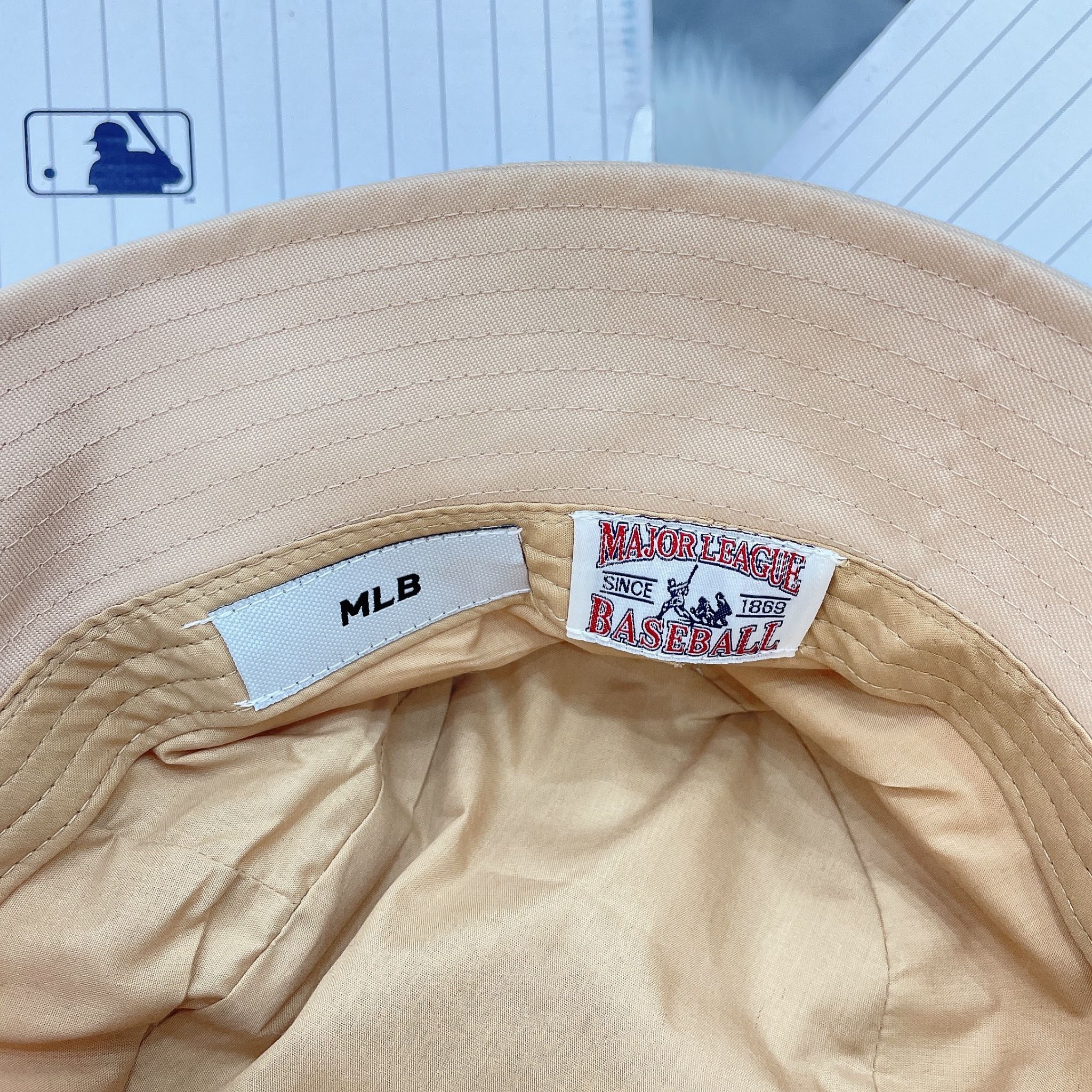 1204 - HÀNG CHÍNH HÃNG - Mũ / Nón MLB Bucket Varsity New York Yankees - Màu Begie