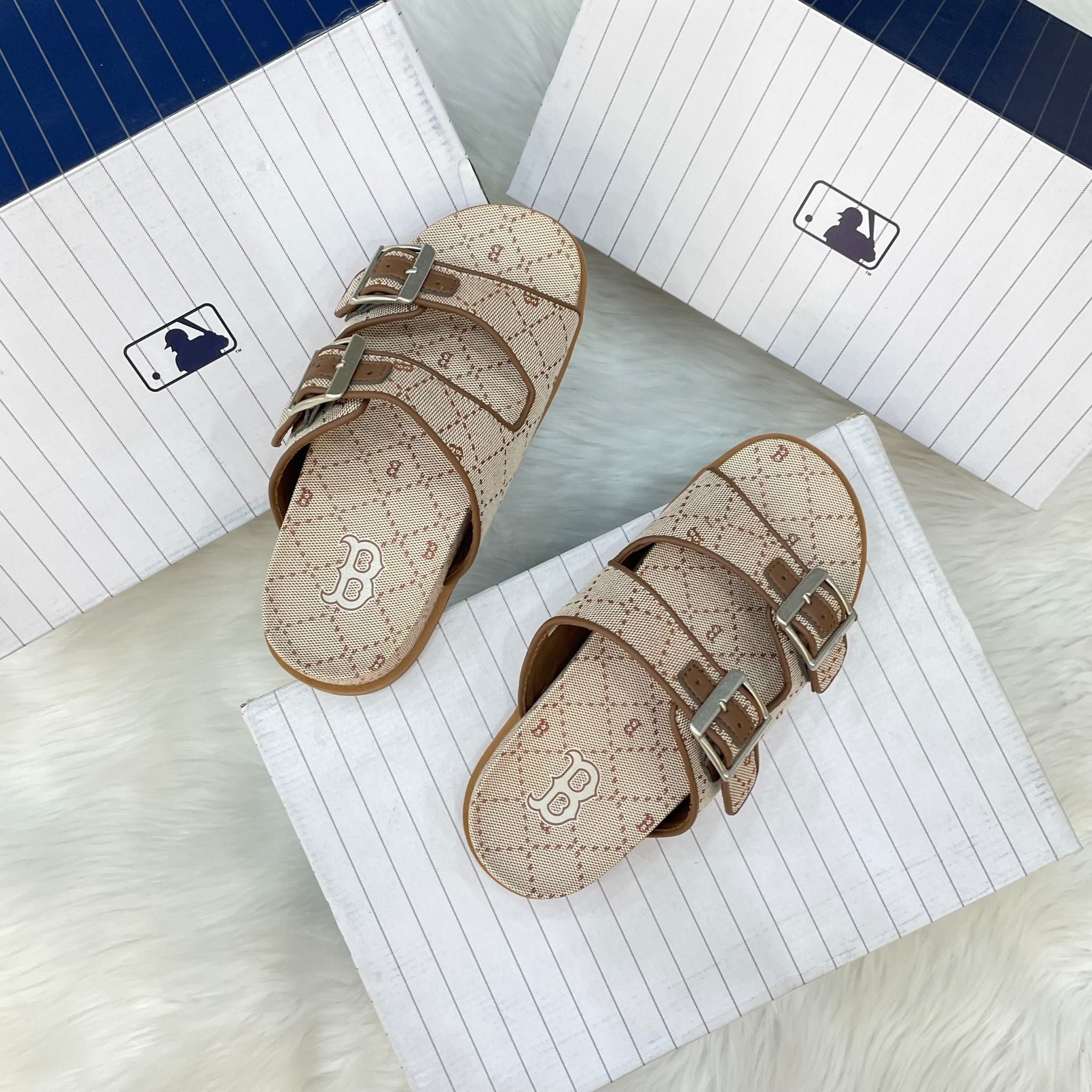 1212 - HÀNG CHÍNH HÃNG - Dép Sandal MLB - Double Slide Jacquard Diamond Monogram Boston Red Sox *Màu Beige* - CODE: 3ALPCTM33-43BGS